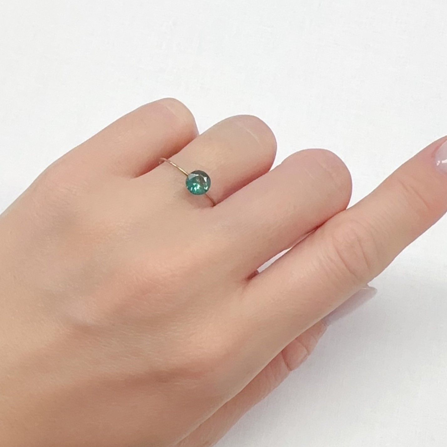 ノーブルモロキサイト マダガスカル産 0.62ct[240326538]5.8x5.6mm前後