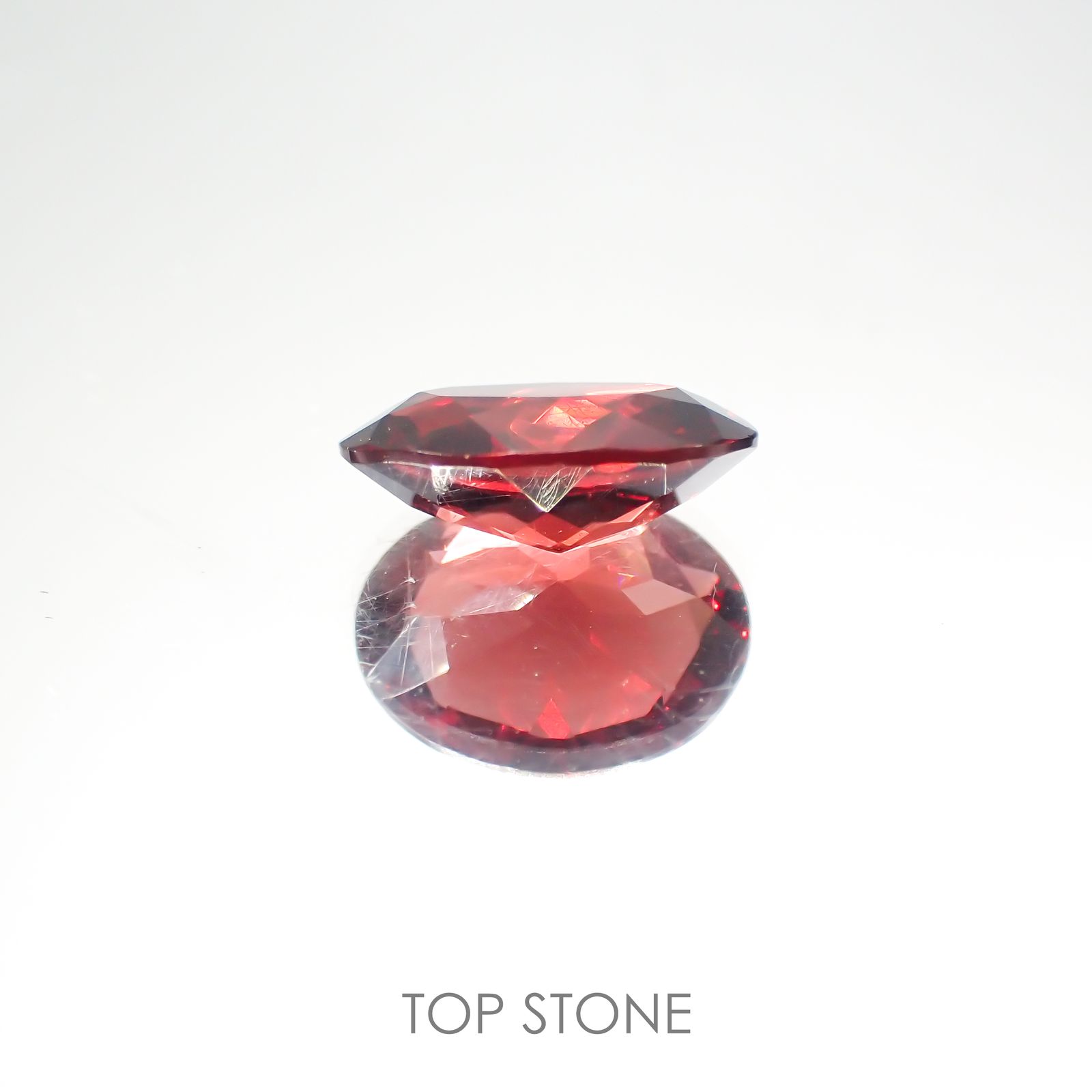 パイロープ アルマンディン ガーネット(宝石名パイロープ アルマンディン・ガーネット)ブラジル産 2.6ct 識別済[220113843]10.2x8mm前後