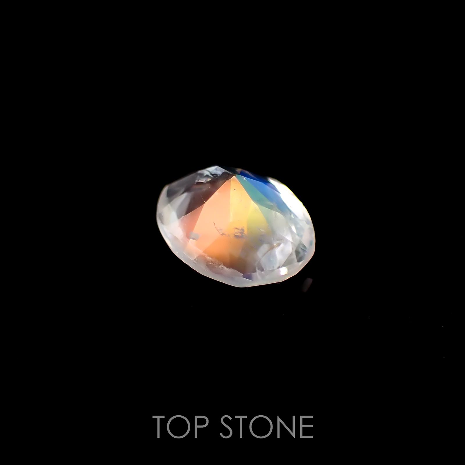 レインボームーンストーン(宝石名ラブラドライト)タンザニア産 0.72ct 識別済[220817477]7.2x5.6mm前後