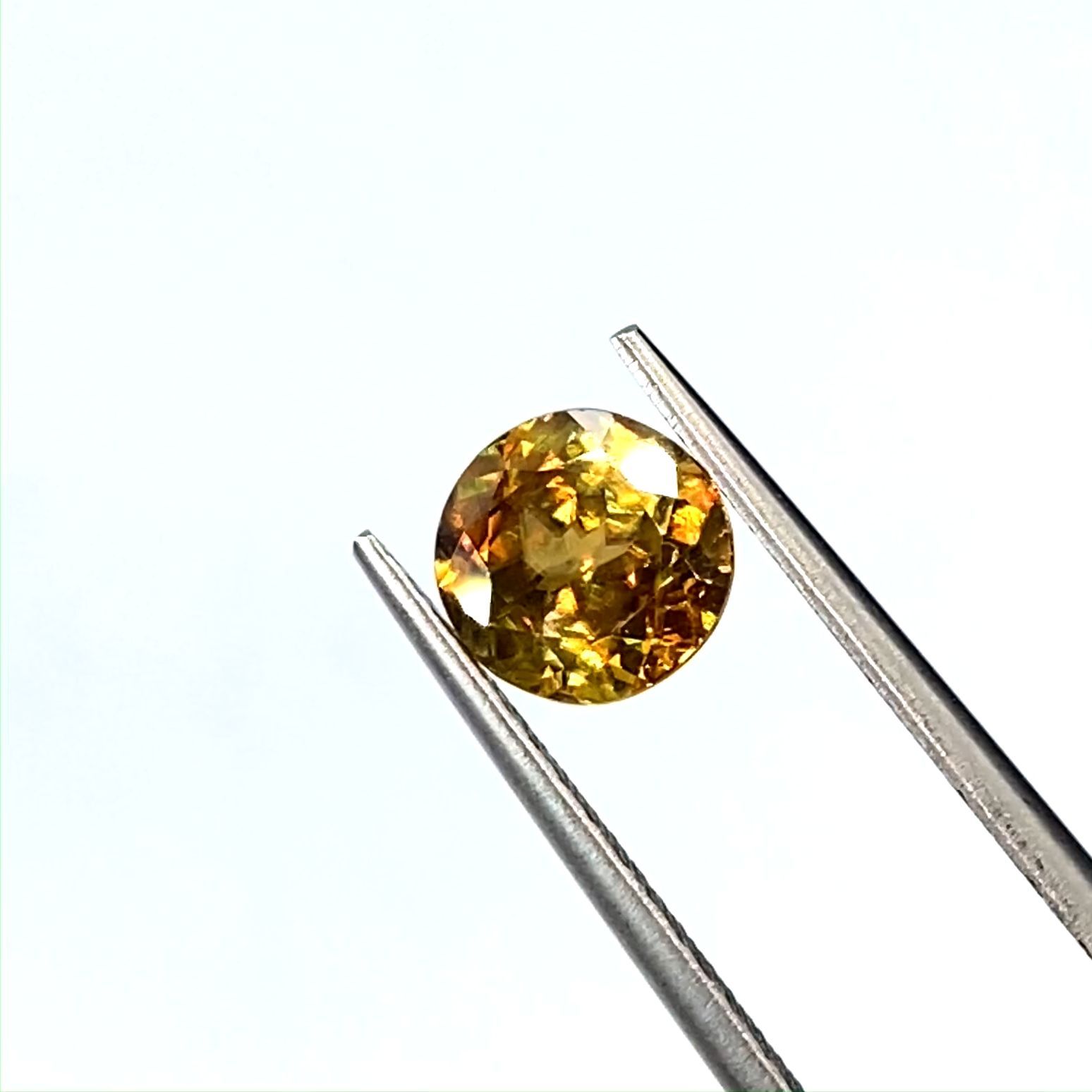 ゴールデンスフェーン(宝石名スフェーン)ナミビア産 1.44ct 識別済