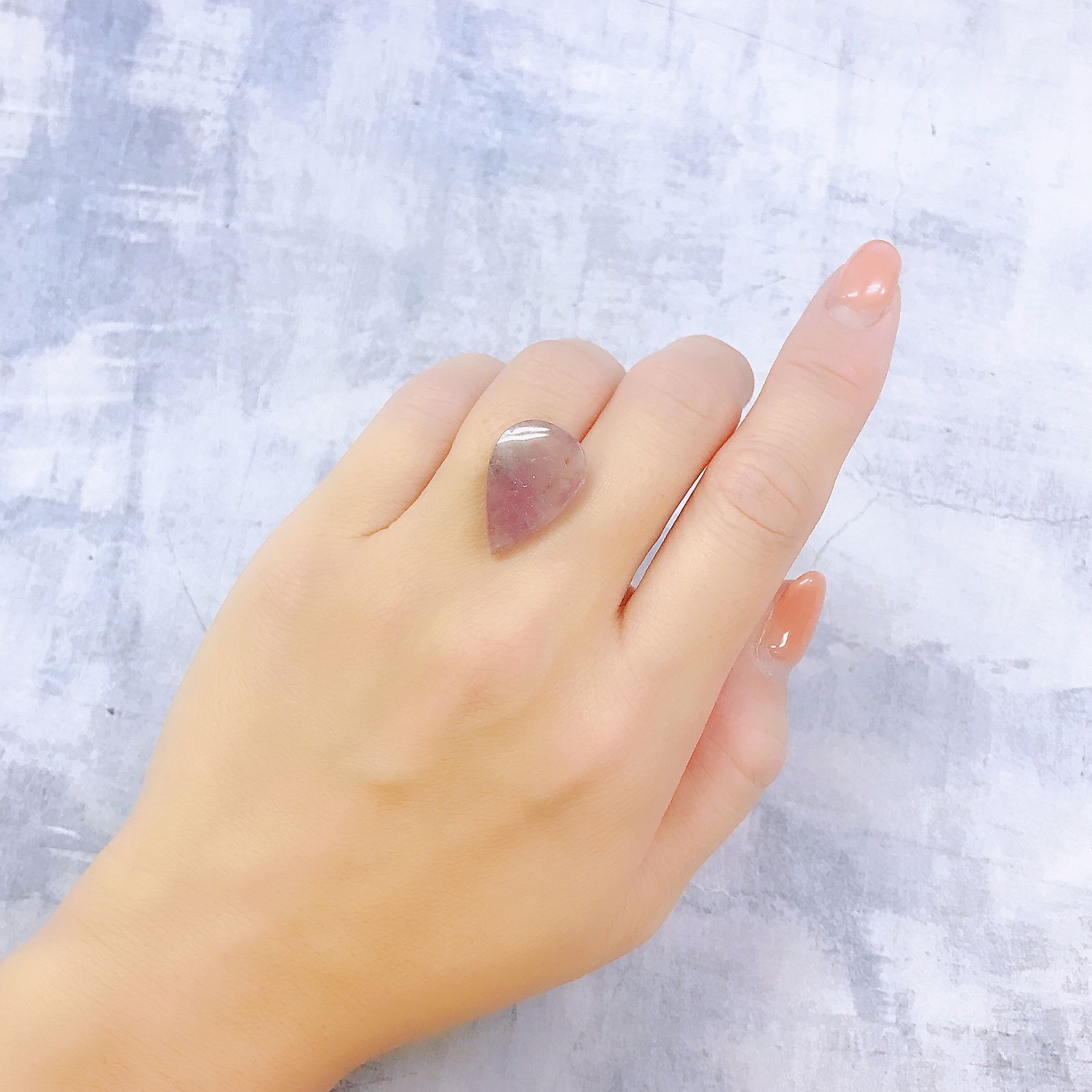レピドライトインクォーツ ブラジル・ミナスジェライス州産 13.87ct[220917756]20.5x13.9mm前後