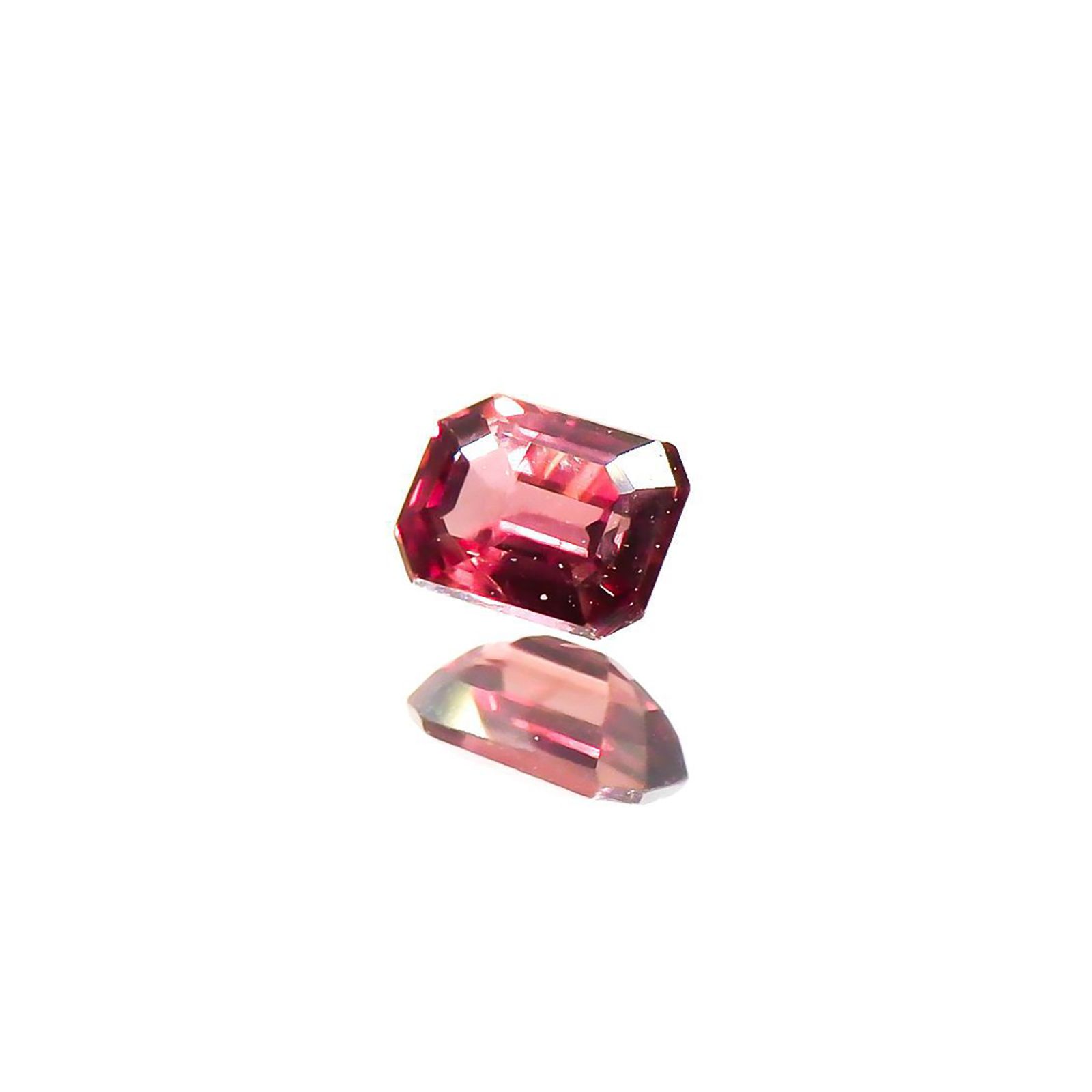ルビー(宝石名ルビー)タンザニア産 0.21ct 識別済[220115050]3.6x2.7mm前後