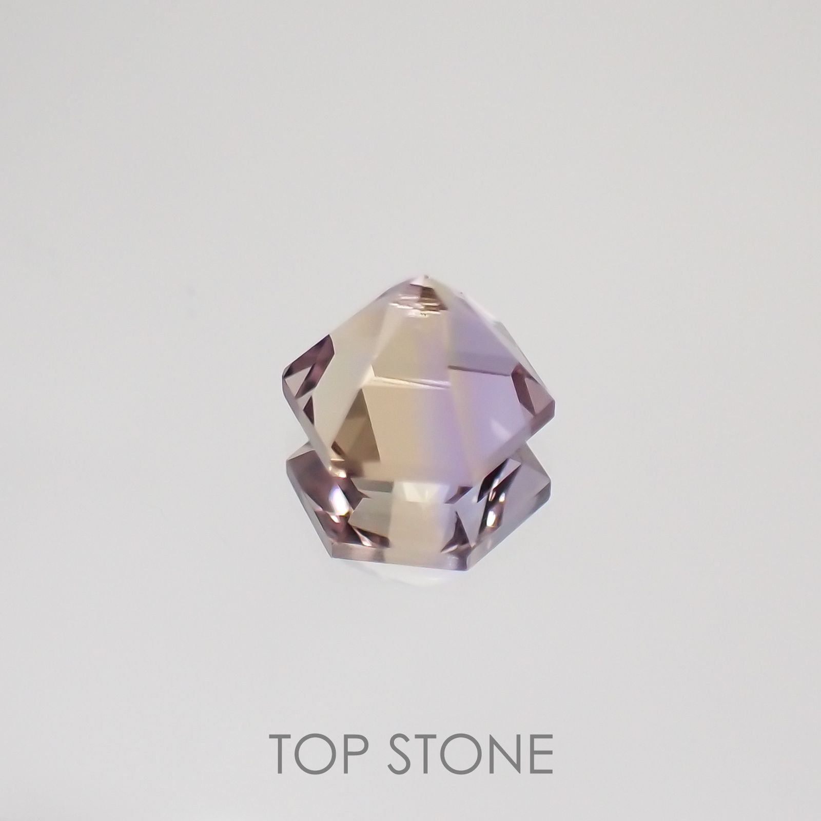 ◇ヘキサゴンカット◇アメトリンSA(宝石名バイカラー・クォーツ/別名アメトリン) ボリビア産 0.96ct 識別済[210611047]6.1×6mm前後