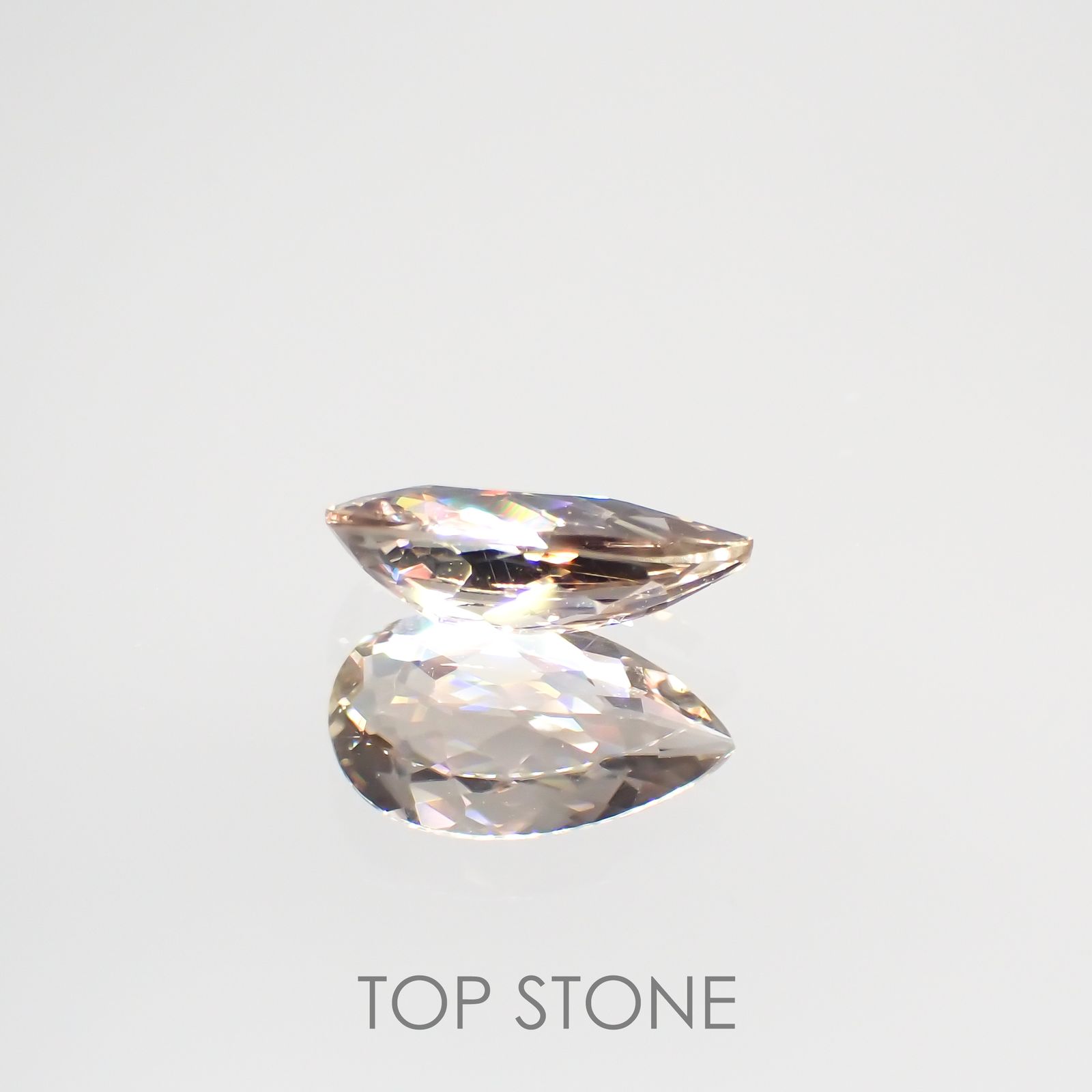 ダイアスポア カラーチェンジ(宝石名ダイアスポア) トルコ産 0.87ct 識別済[210912419]8.7×5.1mm前後