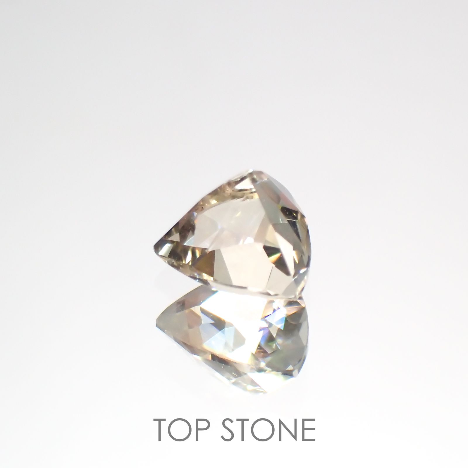 オレゴンサンストーン(宝石名ラブラドライト) アメリカ・オレゴン州産 0.44ct 識別済[21018885]4.9×4.9mm前後