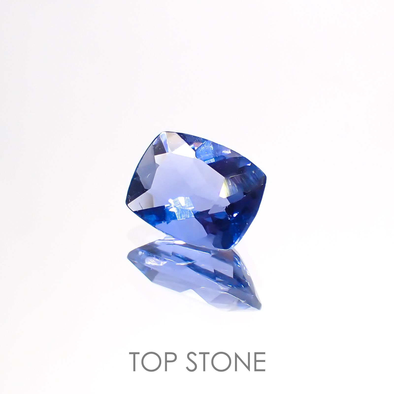 カラーチェンジフローライト(宝石名ブルー・フルオライト)ブラジル産 1.58ct 識別済[220114240]8x6mm前後