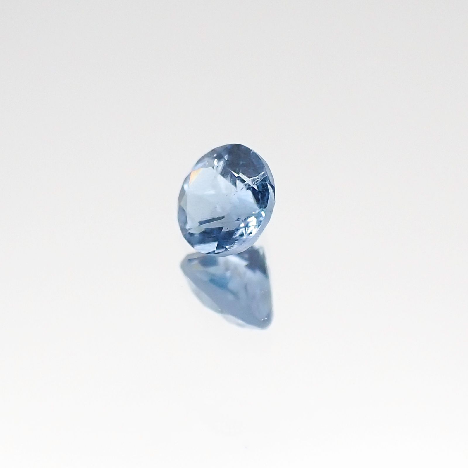 アクアマリン サンタマリアカラー(宝石名アクアマリン)モザンビーク産 0.15ct 識別済[230622264]3.4x3.4mm前後