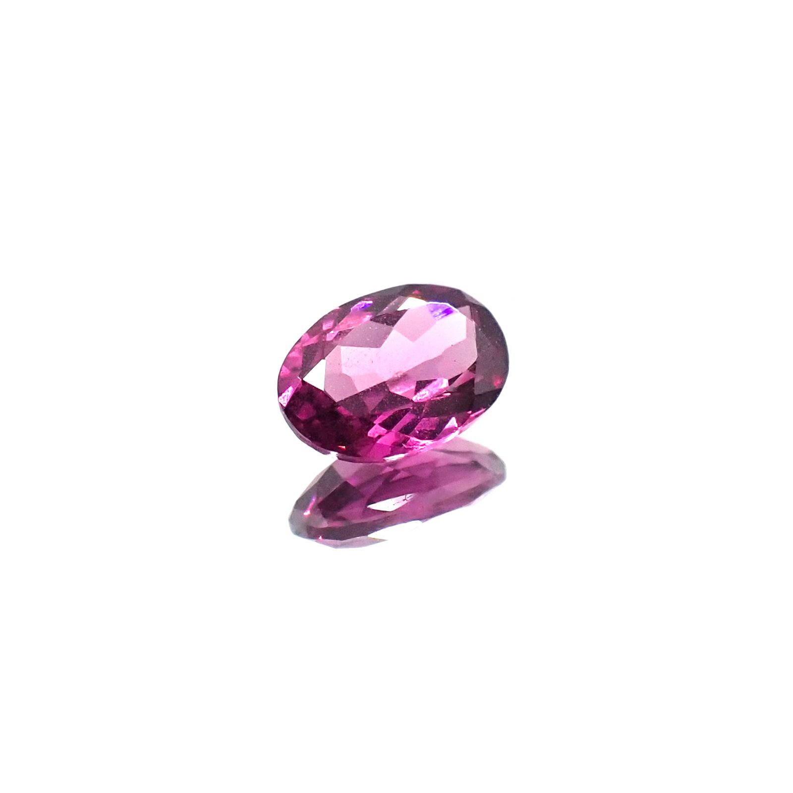 カラーシフト マラヤガーネット(宝石名ガーネット)タンザニア産 0.96ct 識別済[220717109]7.2x5.1mm前後