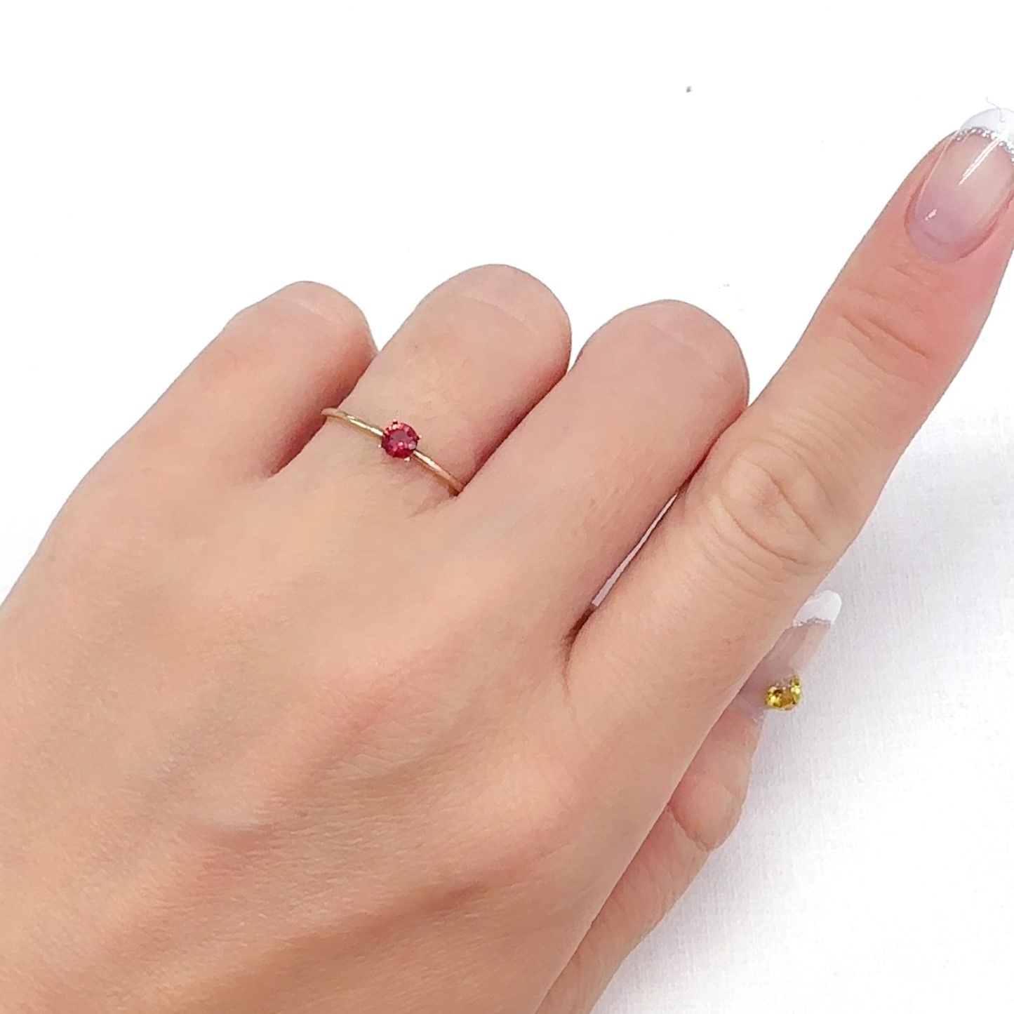 レッドスピネル ビルマ産 0.19ct[240728574]3.6x3.5mm前後