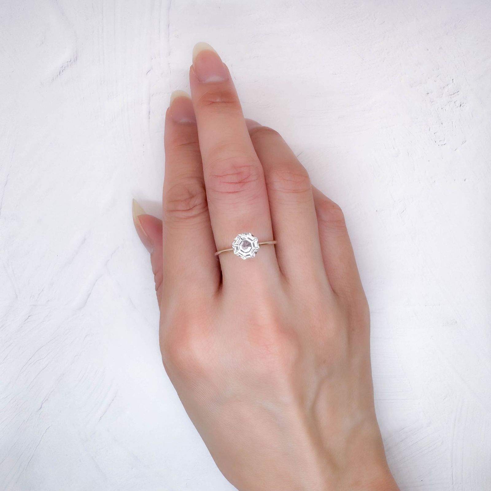 ◇オクタゴンカット◇レムリアンシードクリスタル(保証シール付き) ブラジル産 1.25ct / 7.1x7mm前後 [250730863]