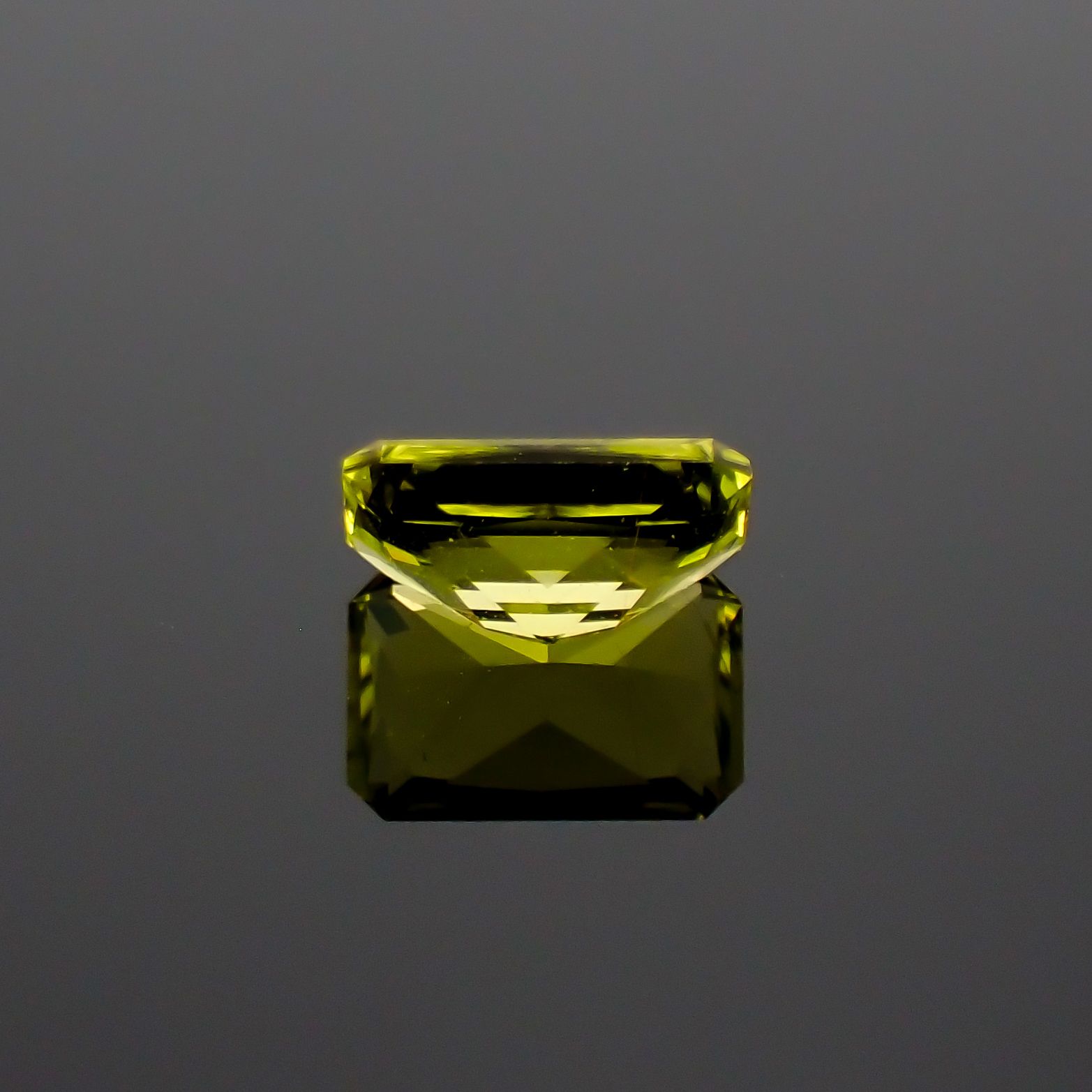 カナリートルマリン ザンビア・カナリー鉱山産 0.50ct[230823138]6x3.8mm前後