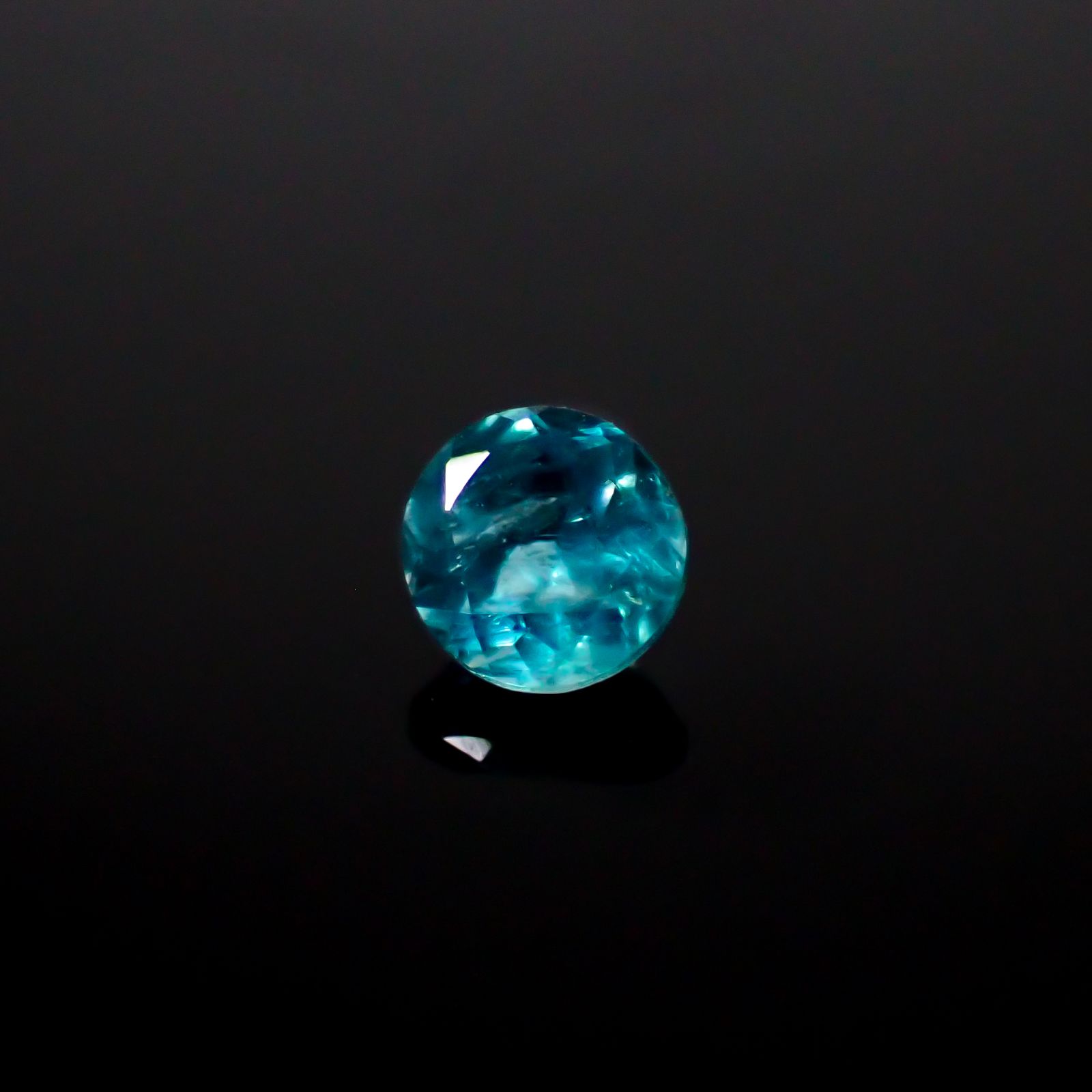 グランディディエライト マダガスカル産 0.19ct [241229520]3.5x3.5mm前後