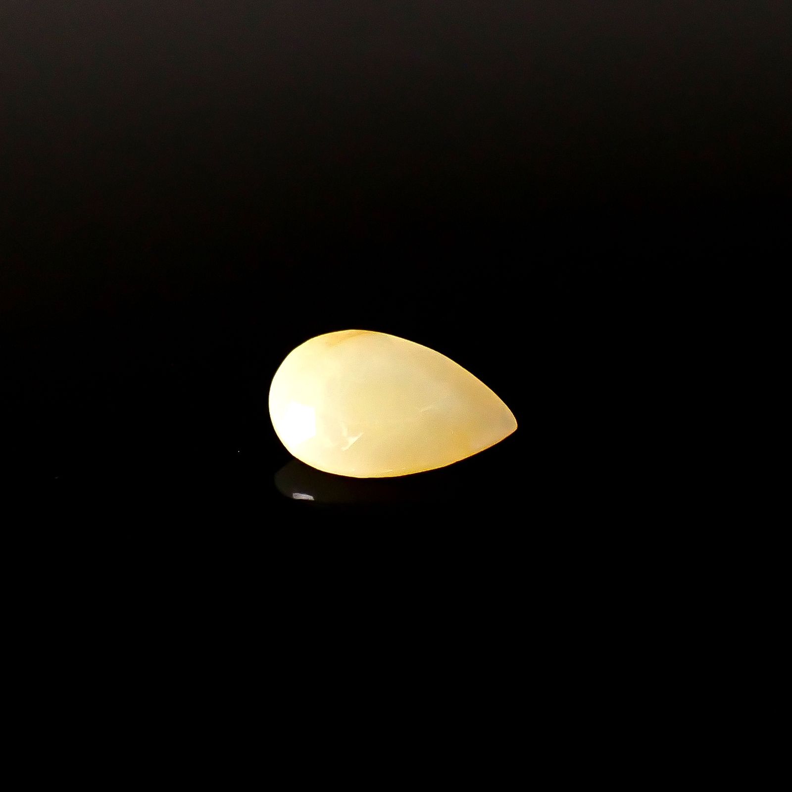 イエロースミソナイト イタリア産 2.77ct / 11.5x7.4mm前後 [251231399]