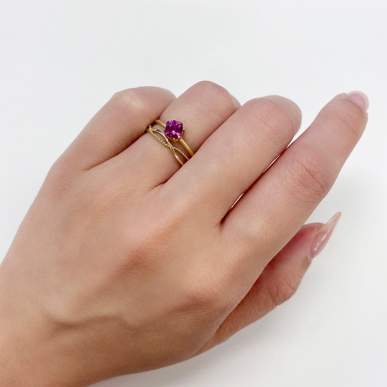グレープガーネット ブラジル産 ルース 0.66ct[21069697]4.6×4.6mm前後