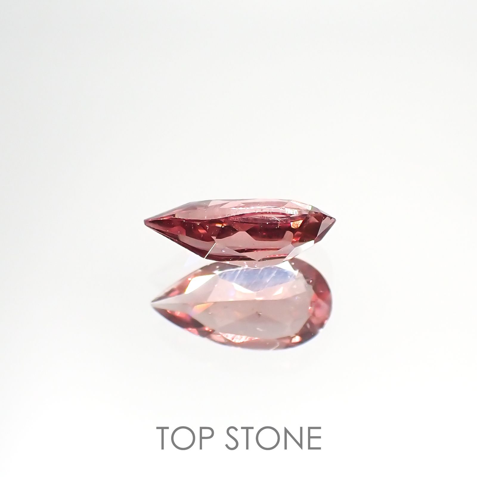 ピンクアパタイト(宝石名アパタイト) ブラジル産 0.84ct 識別済[210912464]9×4.7mm前後