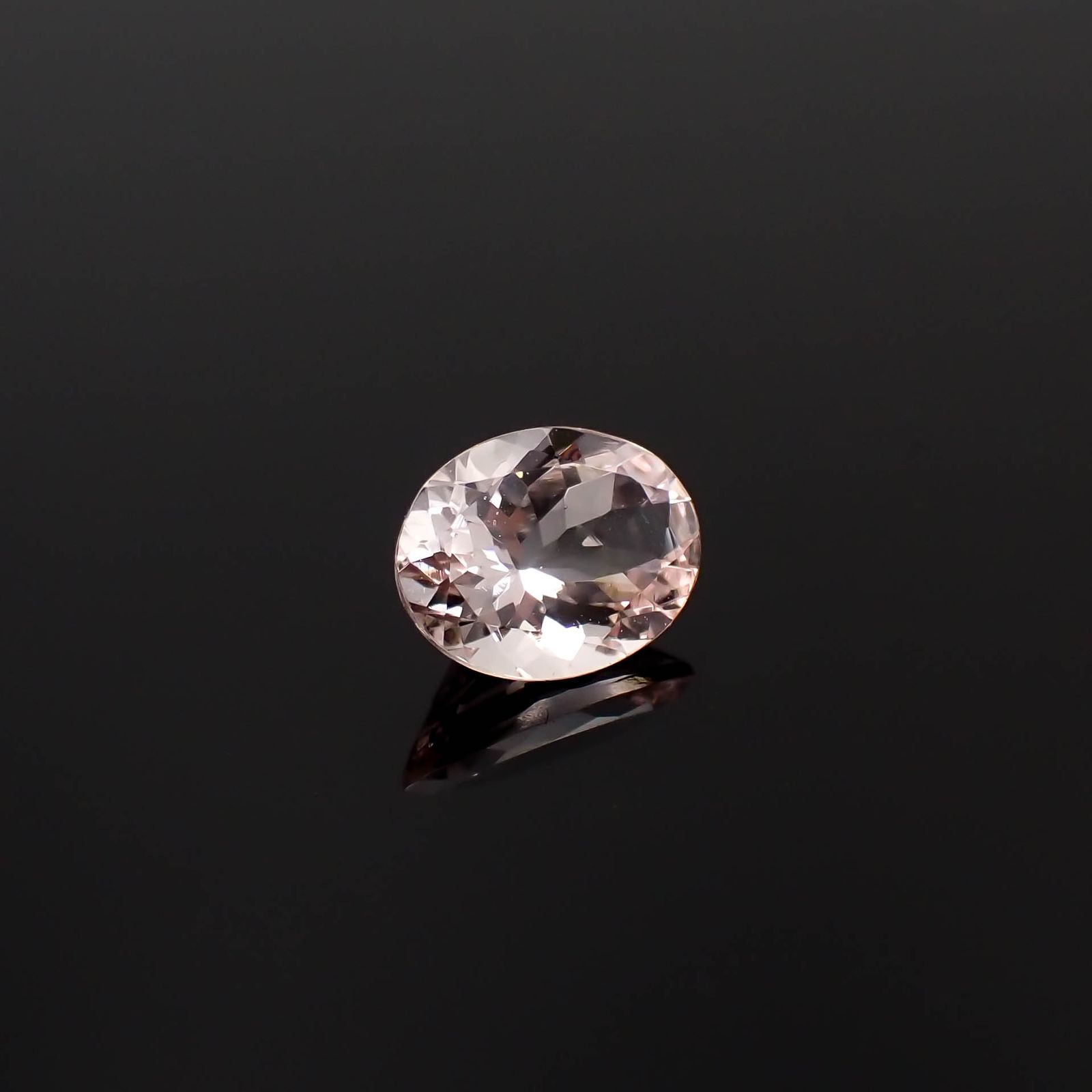 モルガナイト ブラジル産 1.08ct[240326777]8.1x6.2mm前後