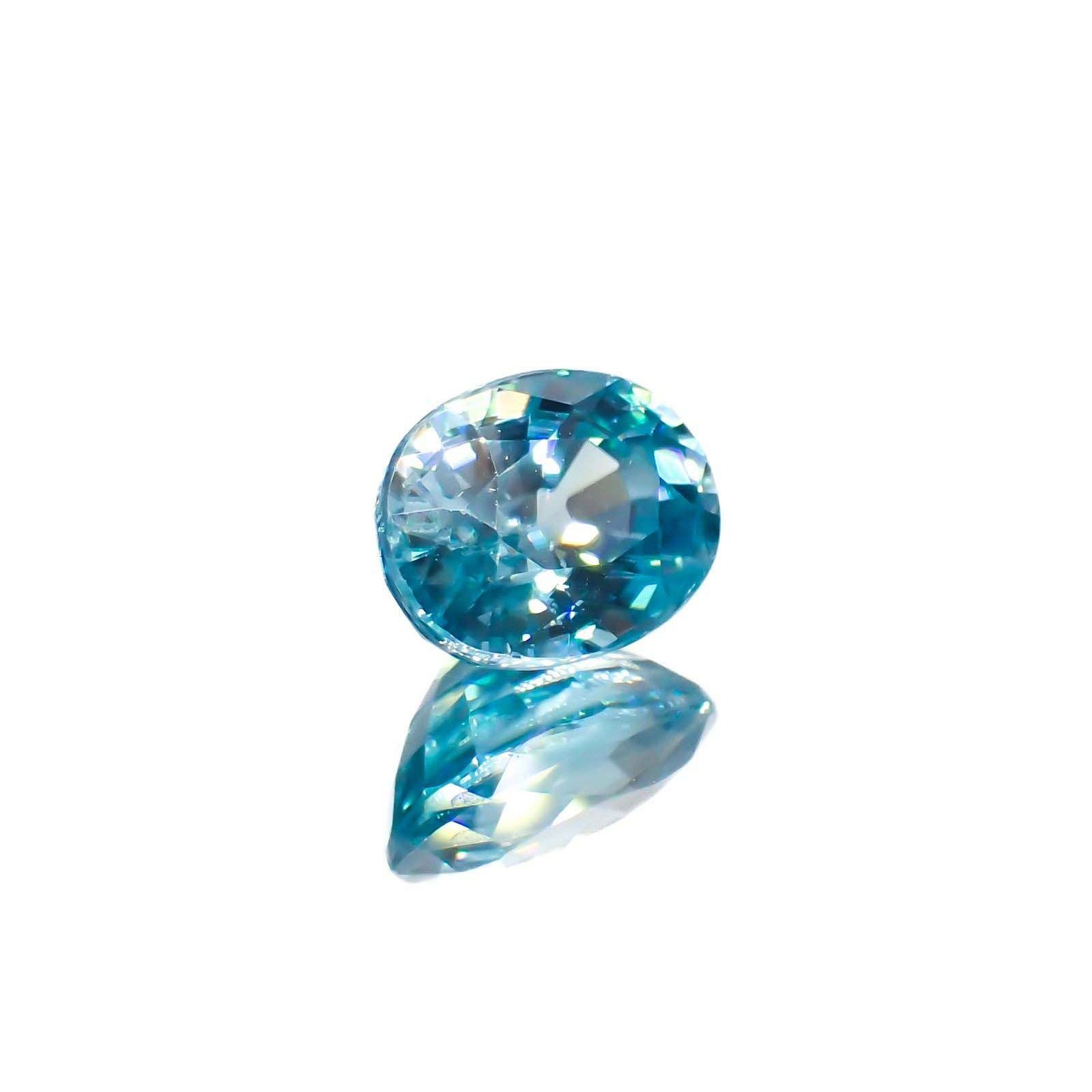 ブルージルコン カンボジア産 2.34ct / 8x6.1mm前後 [221018654]