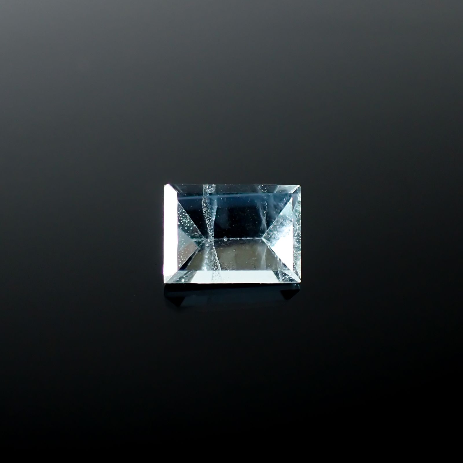 ◇ミラーカット◇アクアマリン モザンビーク産 0.83ct[240226100]6.8x4.9mm前後