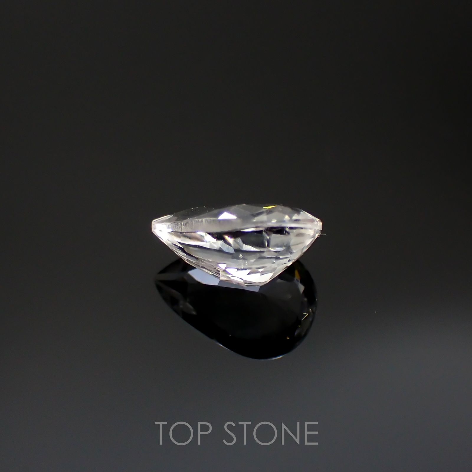 フェナカイト(宝石名フェナカイト)マダガスカル産 1.18ct 識別済[220817209]8.6x6mm前後