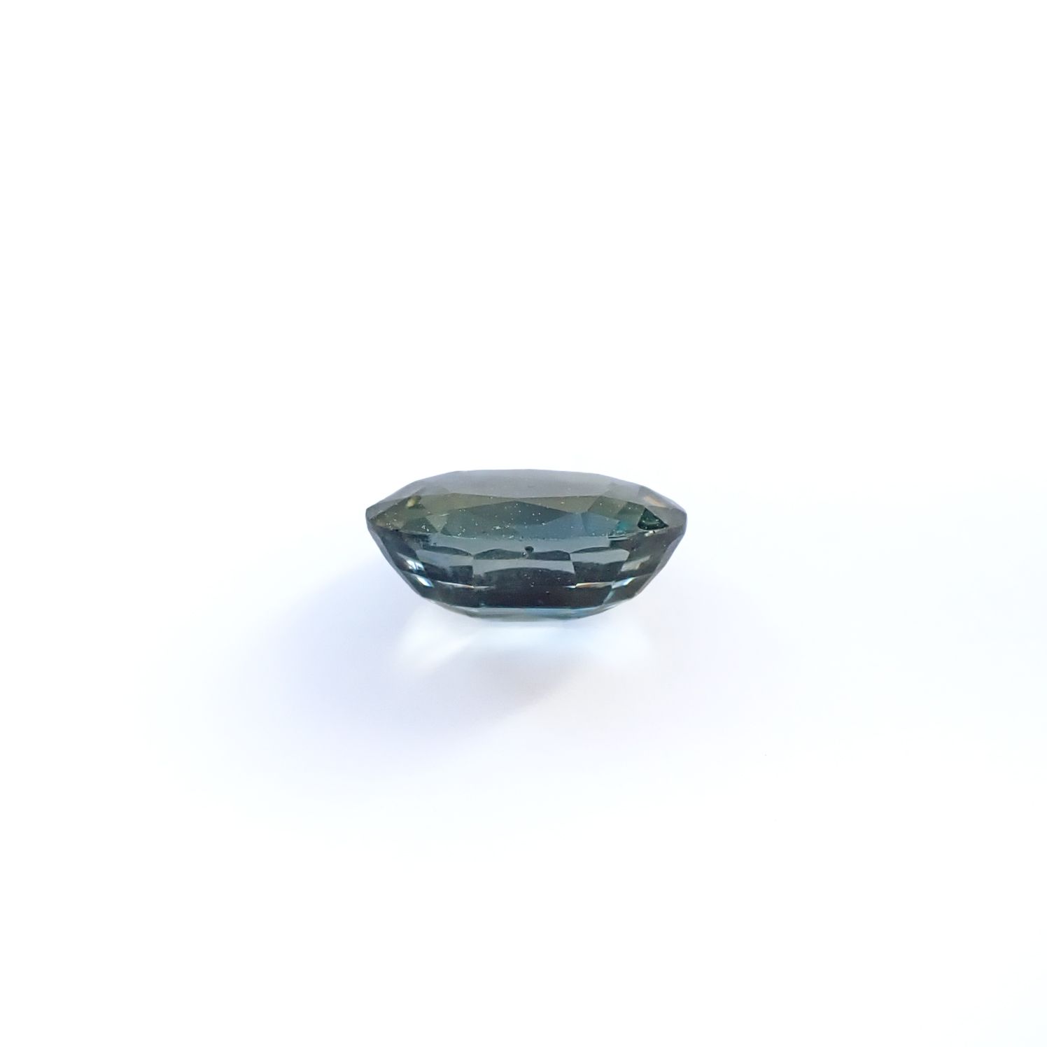 サファイア(宝石名サファイア) マダガスカル/スリランカ産 ソ付(彩珠) 1.617ct / 7.9x6mm前後 [260112479]