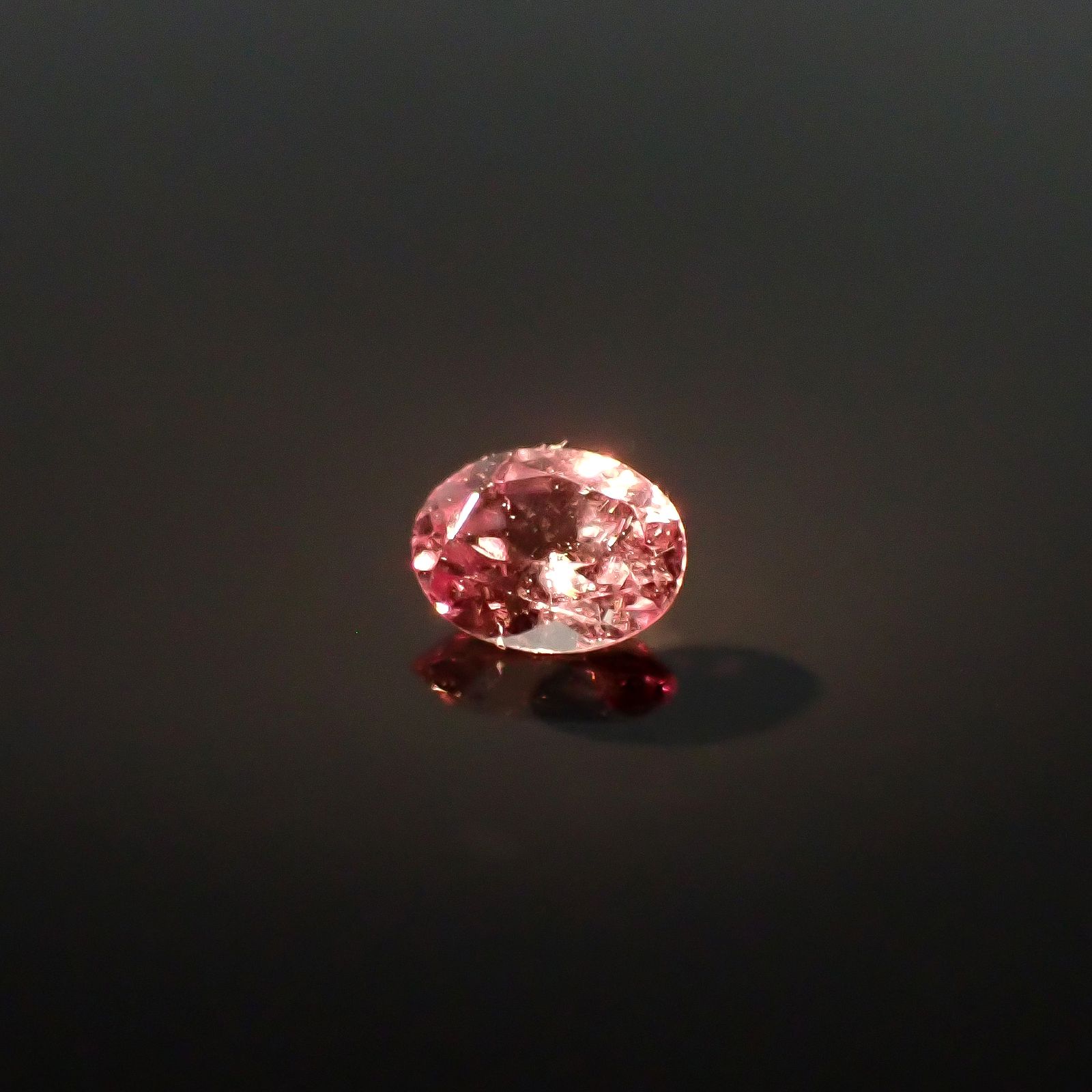 ドラゴンガーネット タンザニア産 0.20ct [250330041]4.1x3.1mm前後