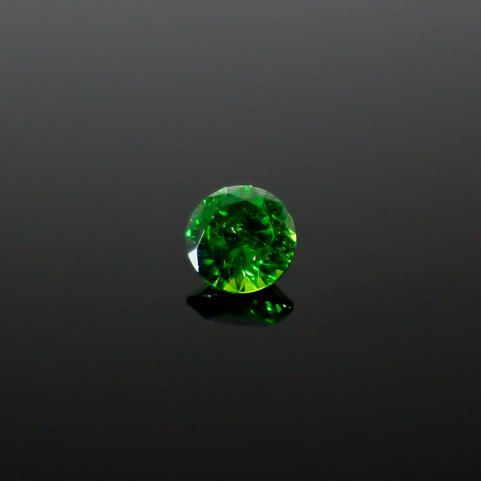 デマントイドガーネット ロシア産 0.11ct[240628268]2.9x2.9mm前後