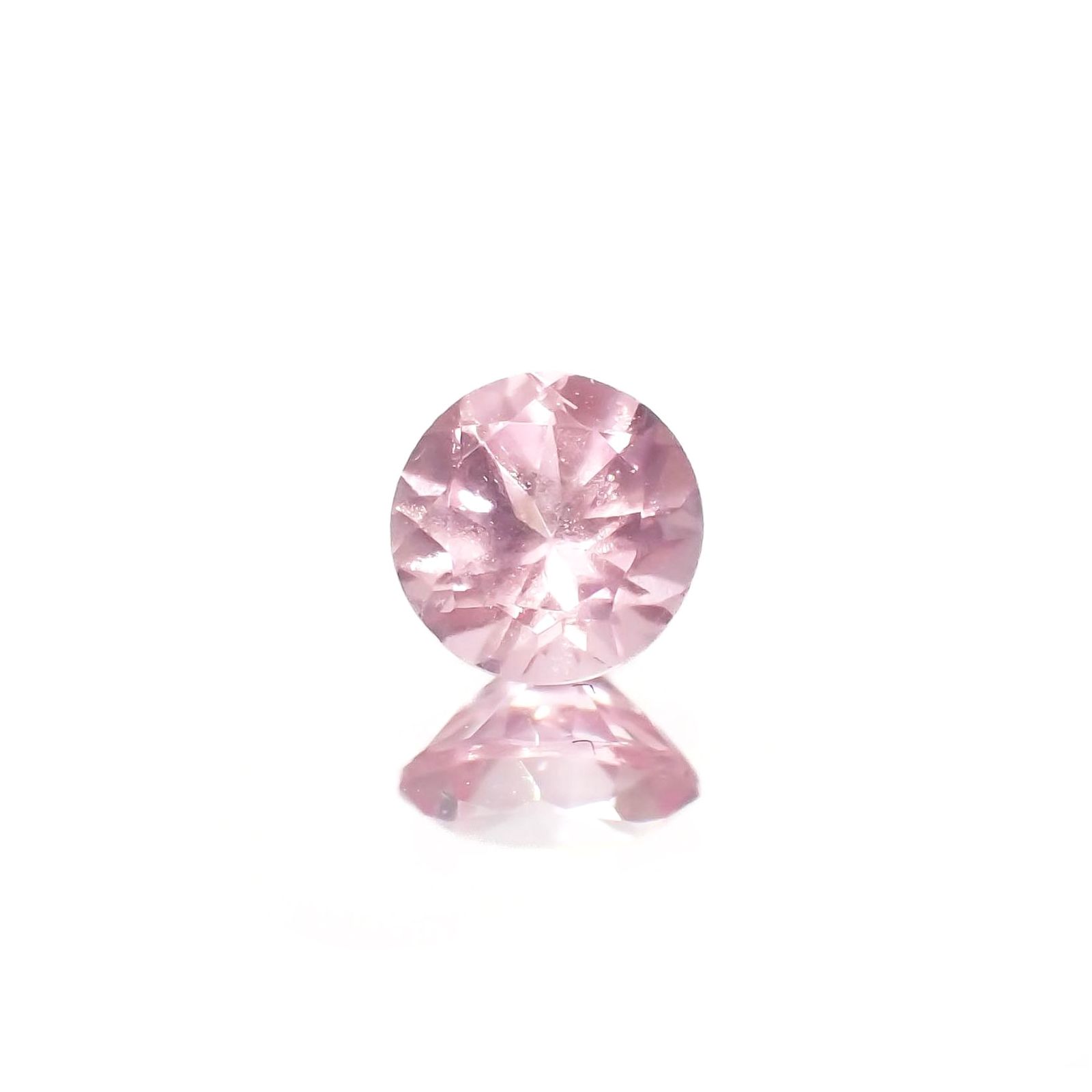 シルキーピンクスピネル タンザニア産 0.45ct / 4.5x4.5mm前後 [230421582]