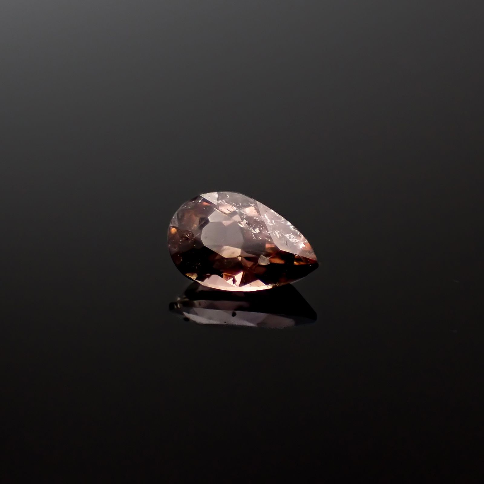 アキシナイト パキスタン産 0.36ct[240628365]5.7x3.6mm前後