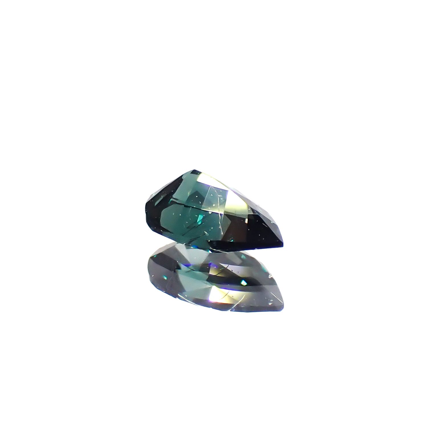 ベキリーブルーガーネット（カラーチェンジガーネット アレキタイプ） マダガスカル・ベキリー産 0.24ct[240628279]4.9x3mm前後