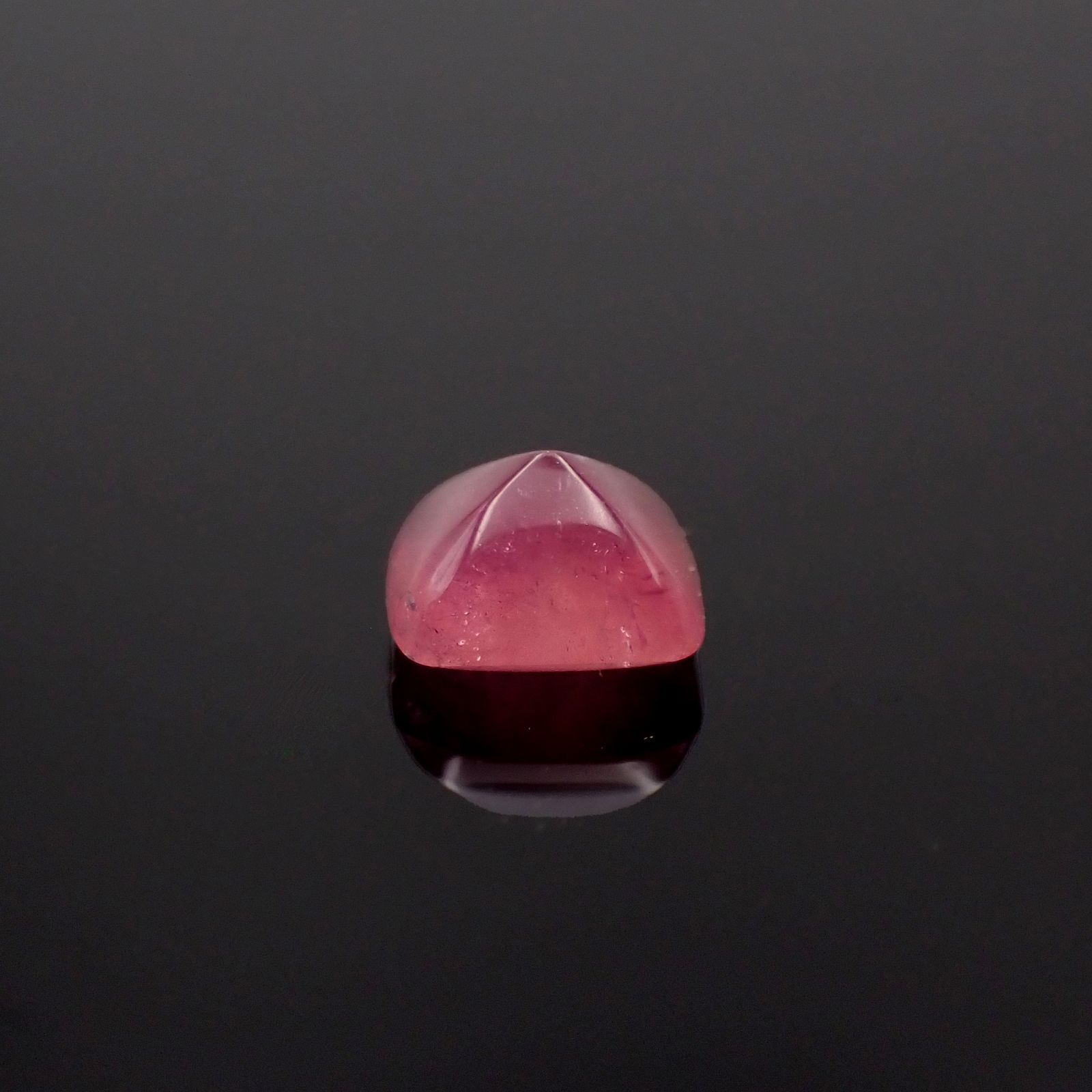 ◇バフカット◇レッドベリル アメリカ・ユタ州産 0.22ct[231023765]3.8x3.5mm前後
