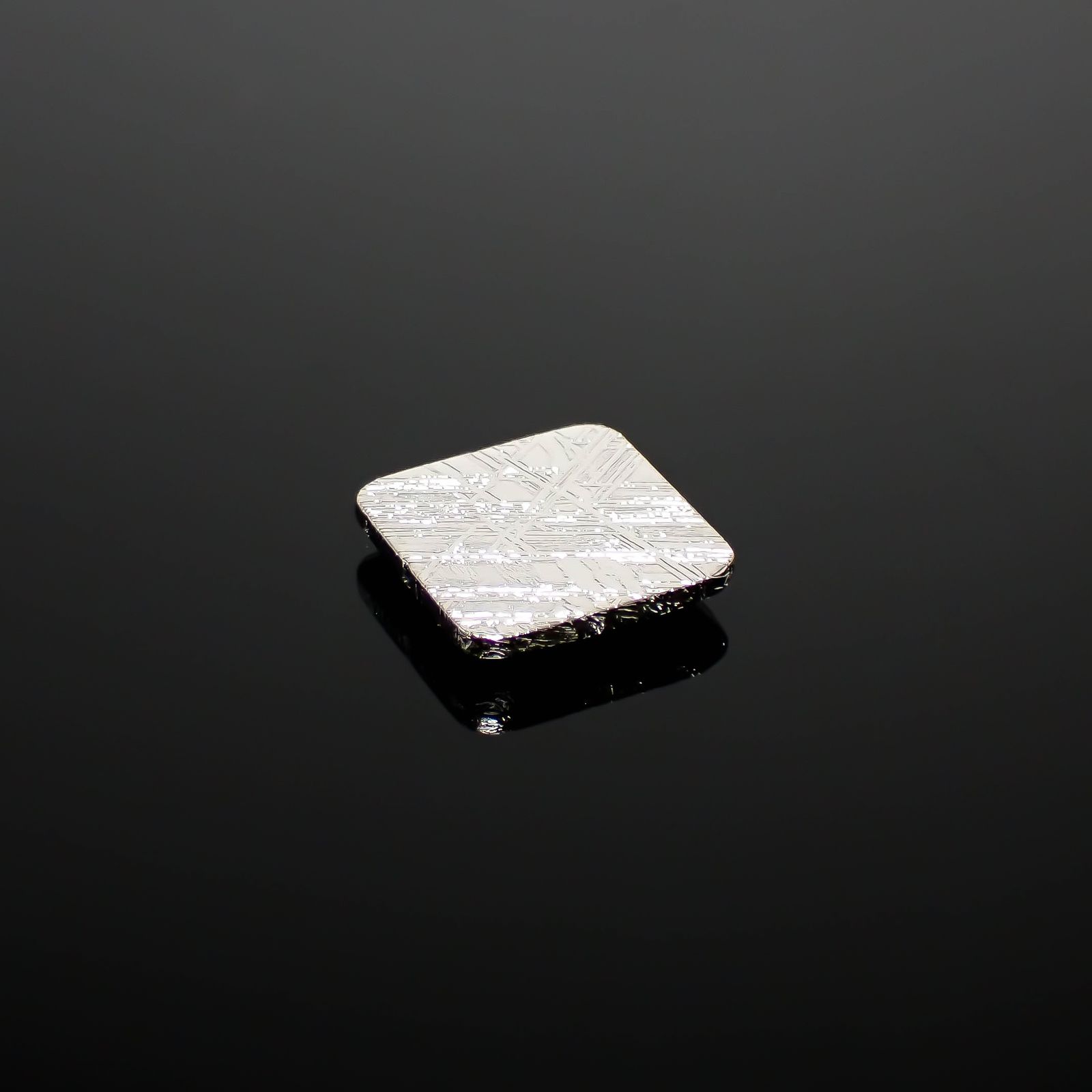 ムオニナルスタ隕石 発見地:スウェーデン 16.35ct[240125775]13.8x13.8mm前後