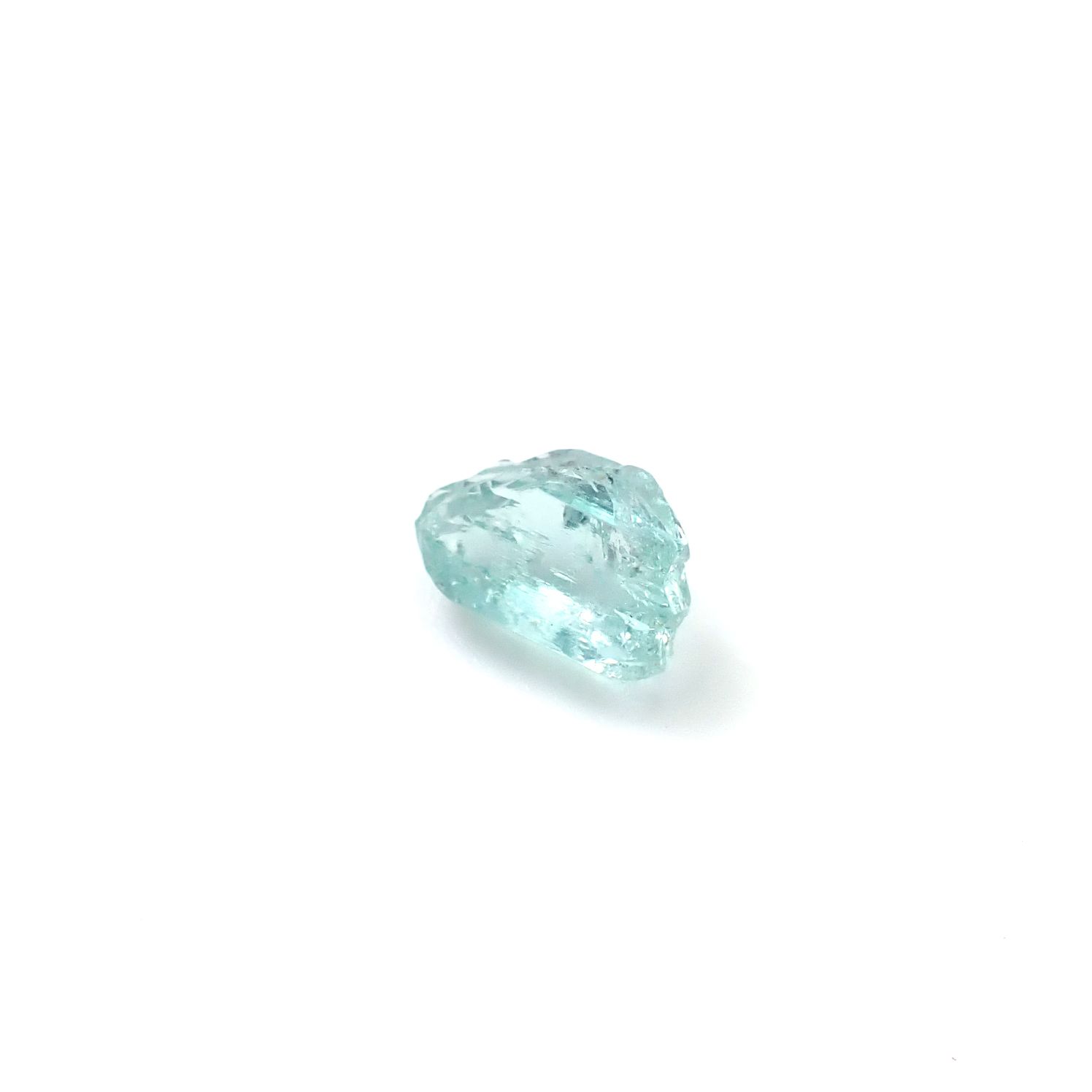 ミントベリル柱状結晶 原石 ナイジェリア産 0.85ct / 7.3x4.8mm前後 [251231422]
