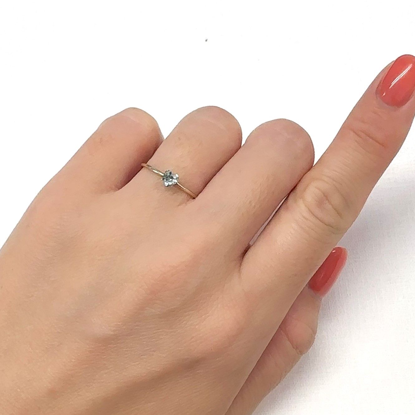 バイカラーサファイア スリランカ/マダガスカル産 0.27ct[240929071]4.1x4mm前後