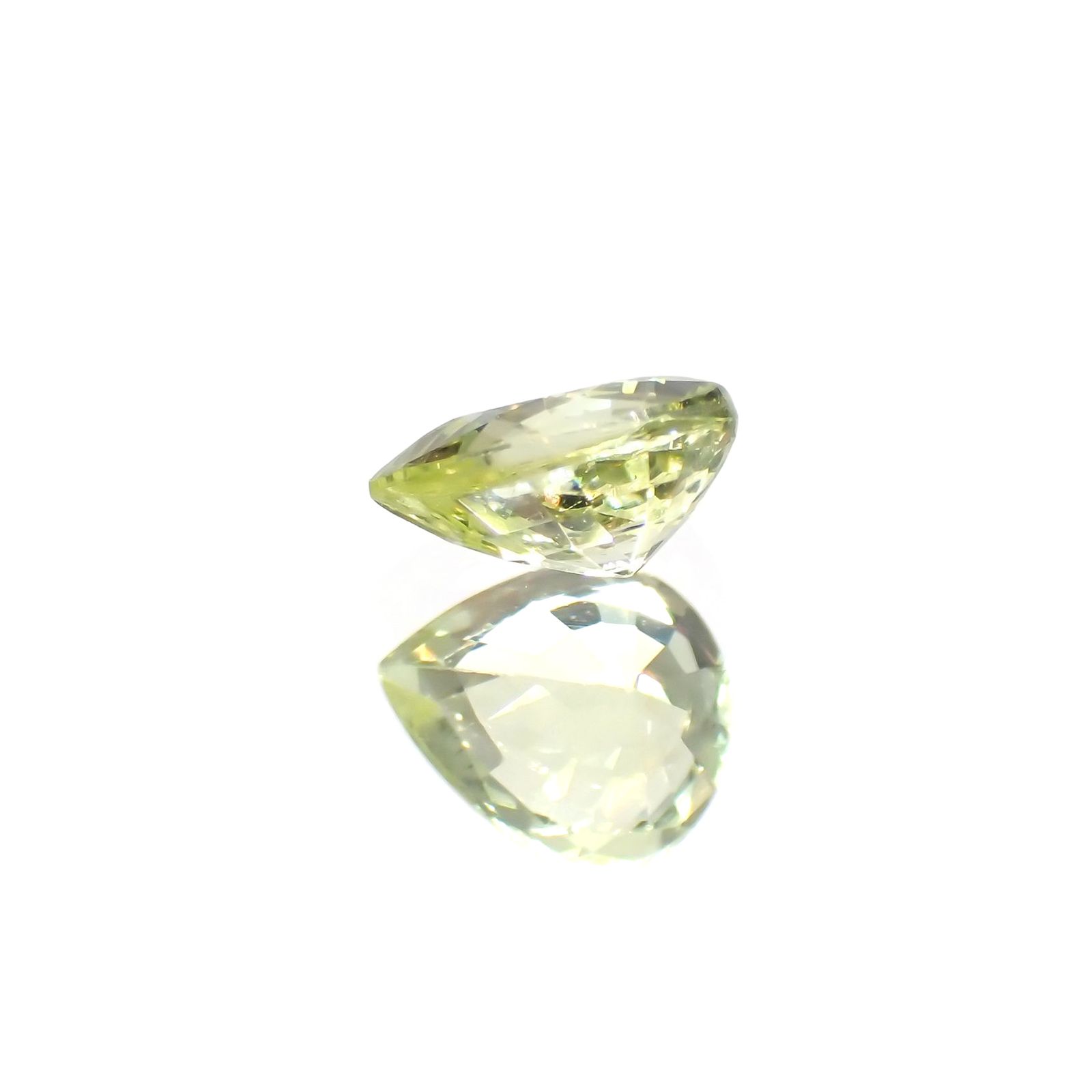 クリソベリル(宝石名クリソベリル)マダガスカル産 識別済 0.68ct / 5.9x4.9mm前後 [220114492]