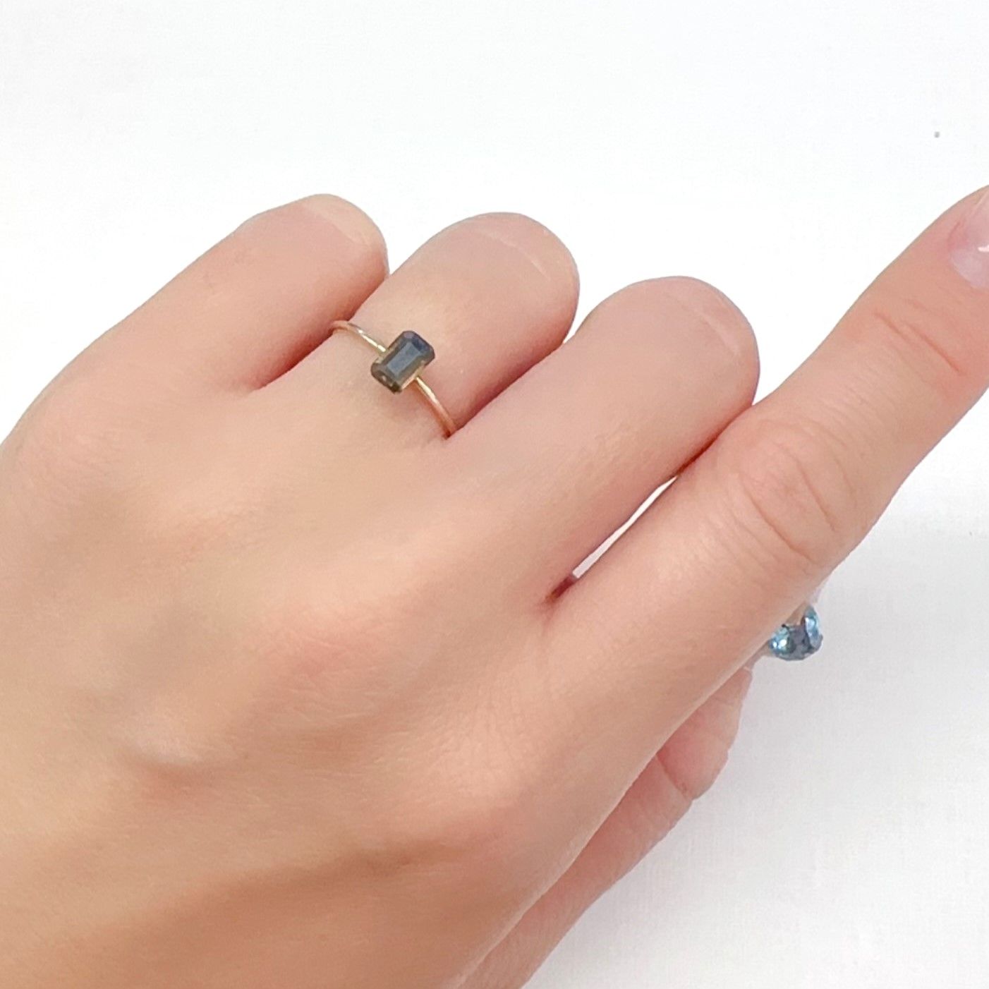 レインボースキャポライト ブラジル産 0.54ct [240326863]6x3.9mm前後