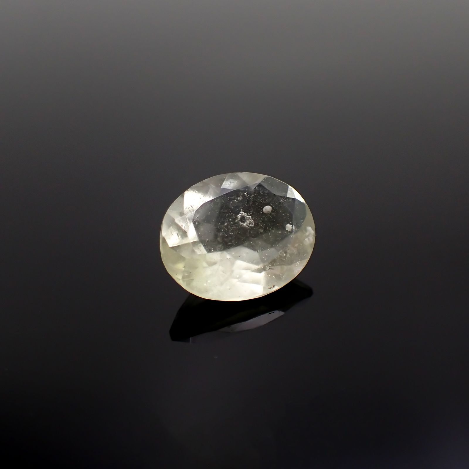 リビアングラス 発見地：エジプト・リビア砂漠 3.99ct[221018196]13.2x10.5mm前後