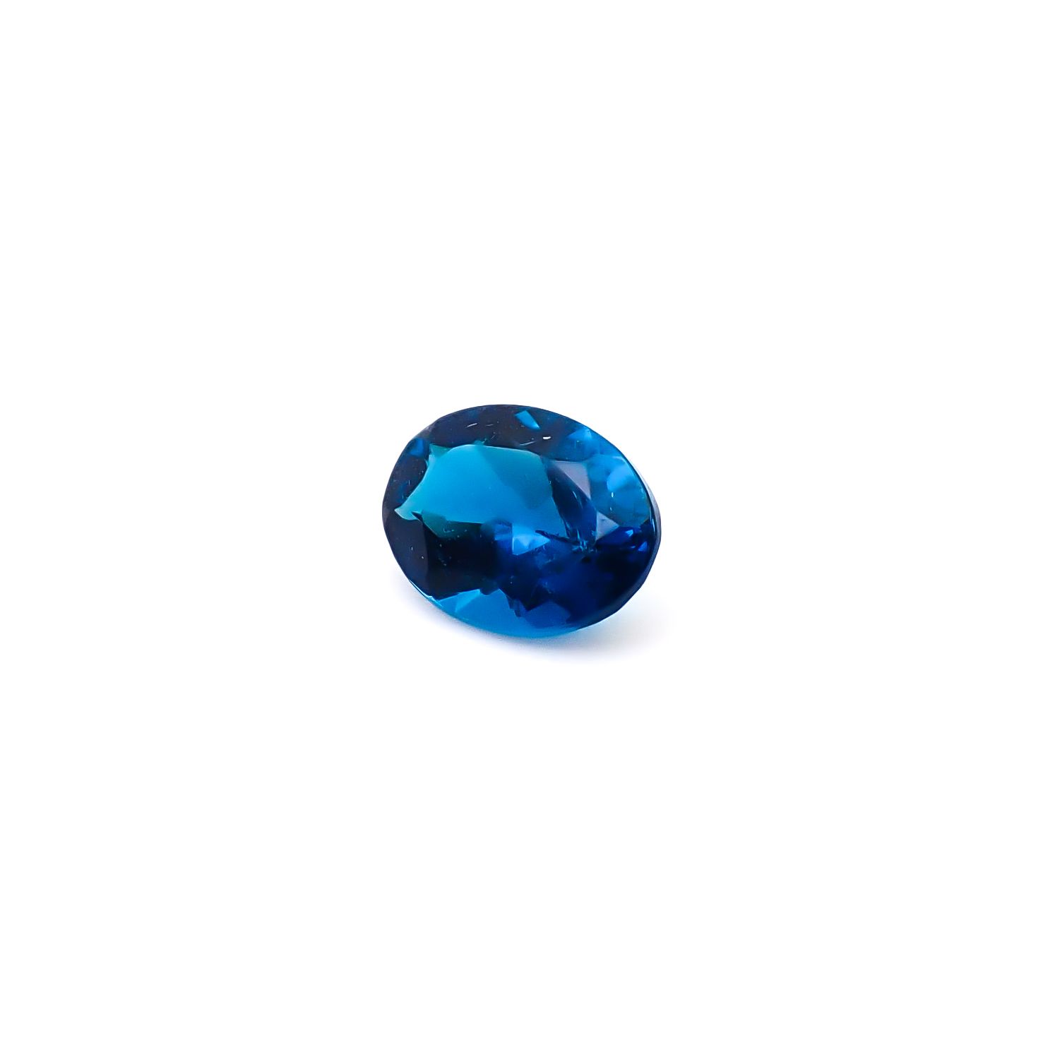 ディープブルーアパタイト マダガスカル産 0.74ct / 6.8x5mm前後 [260732597]
