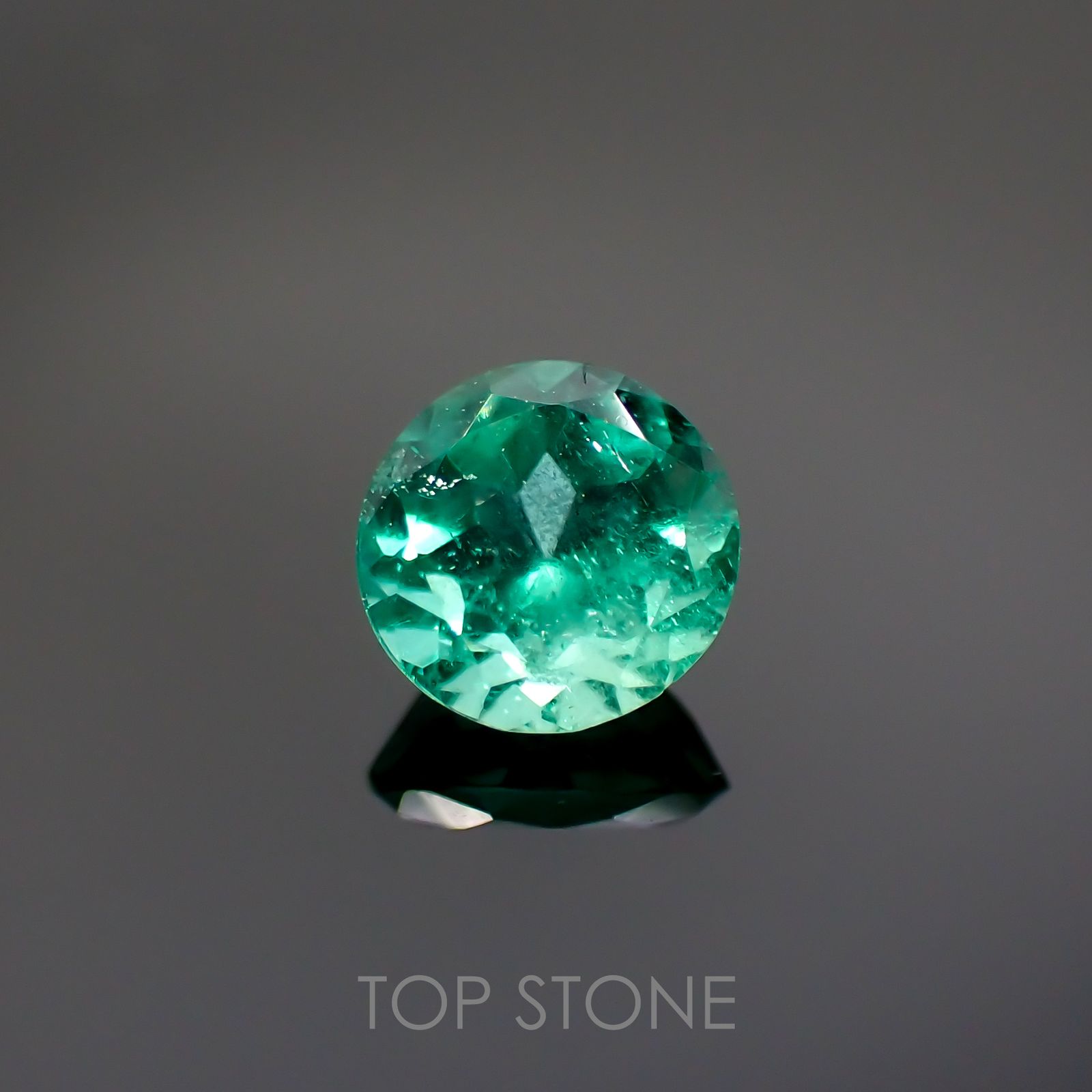 エメラルド(宝石名エメラルド) コロンビア産 0.365ct ソ付(彩珠)[211013167]4.7×4.7mm前後
