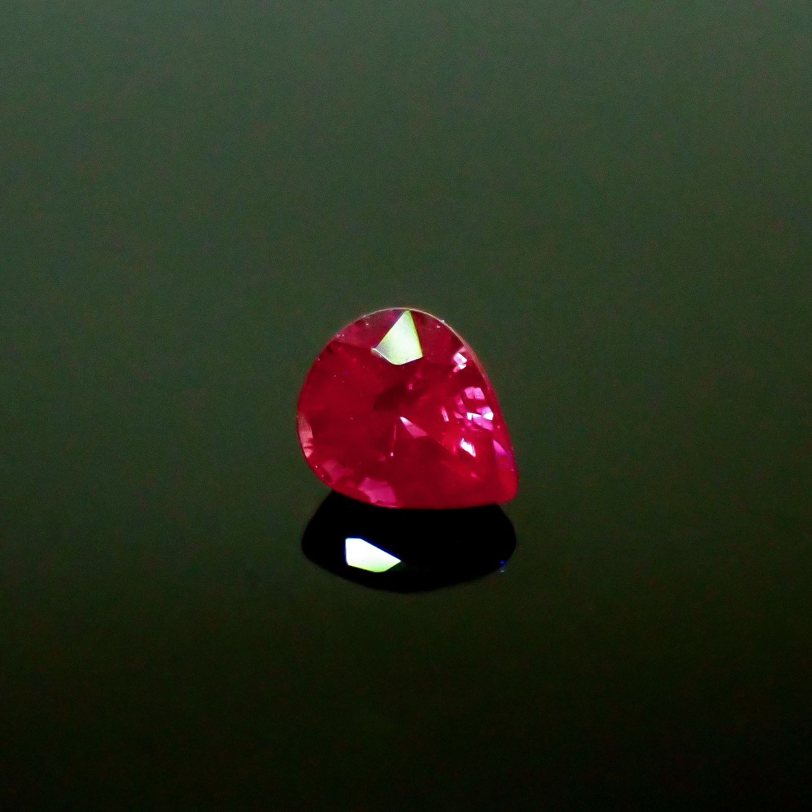 ウィンザーサファイア タンザニア・ウィンザー産 0.28ct [250730830]4.2x3.4mm前後