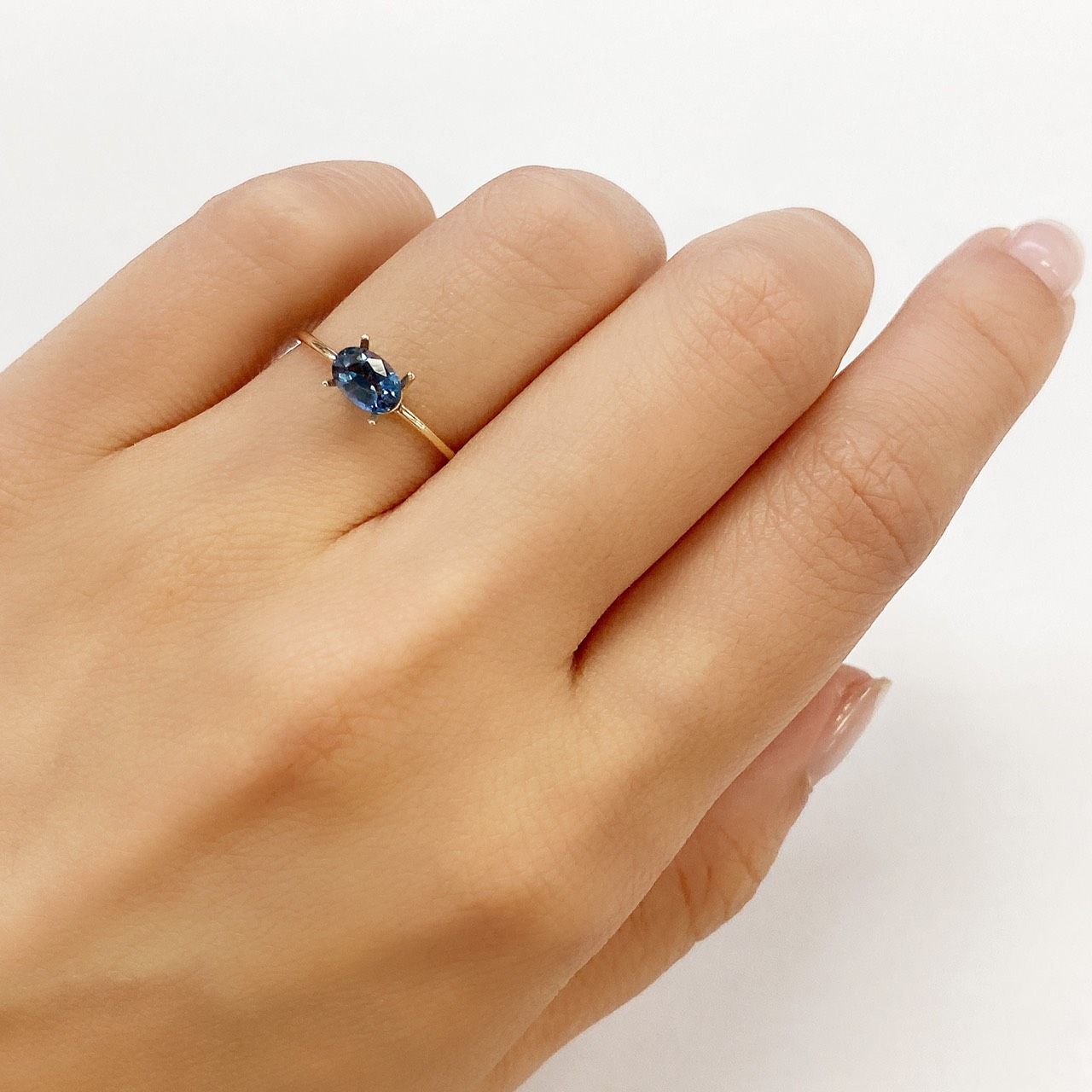 オーシャンブルーカイヤナイト ネパール産 ルース 0.55ct[210711425]6×4.1mm前後