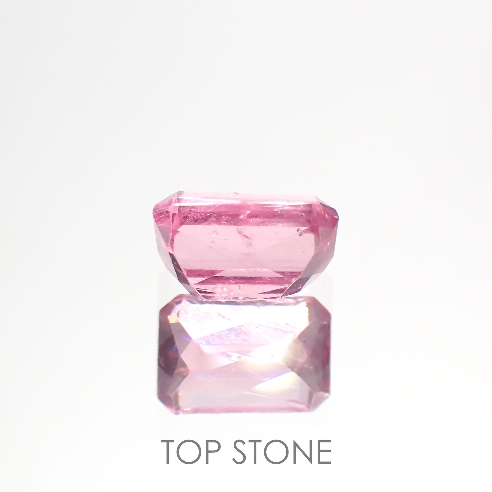 ピンクスピネル(宝石名ピンク・スピネル) タンザニア産 1.089ct ソ付(彩珠)[20117314]6.7×4.5mm前後