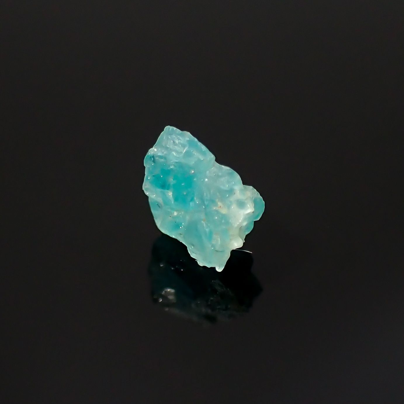 パライバトルマリン 原石 ブラジル・パライバ州バターリャ鉱山産 0.38ct[220516000]4.8x4.8mm前後