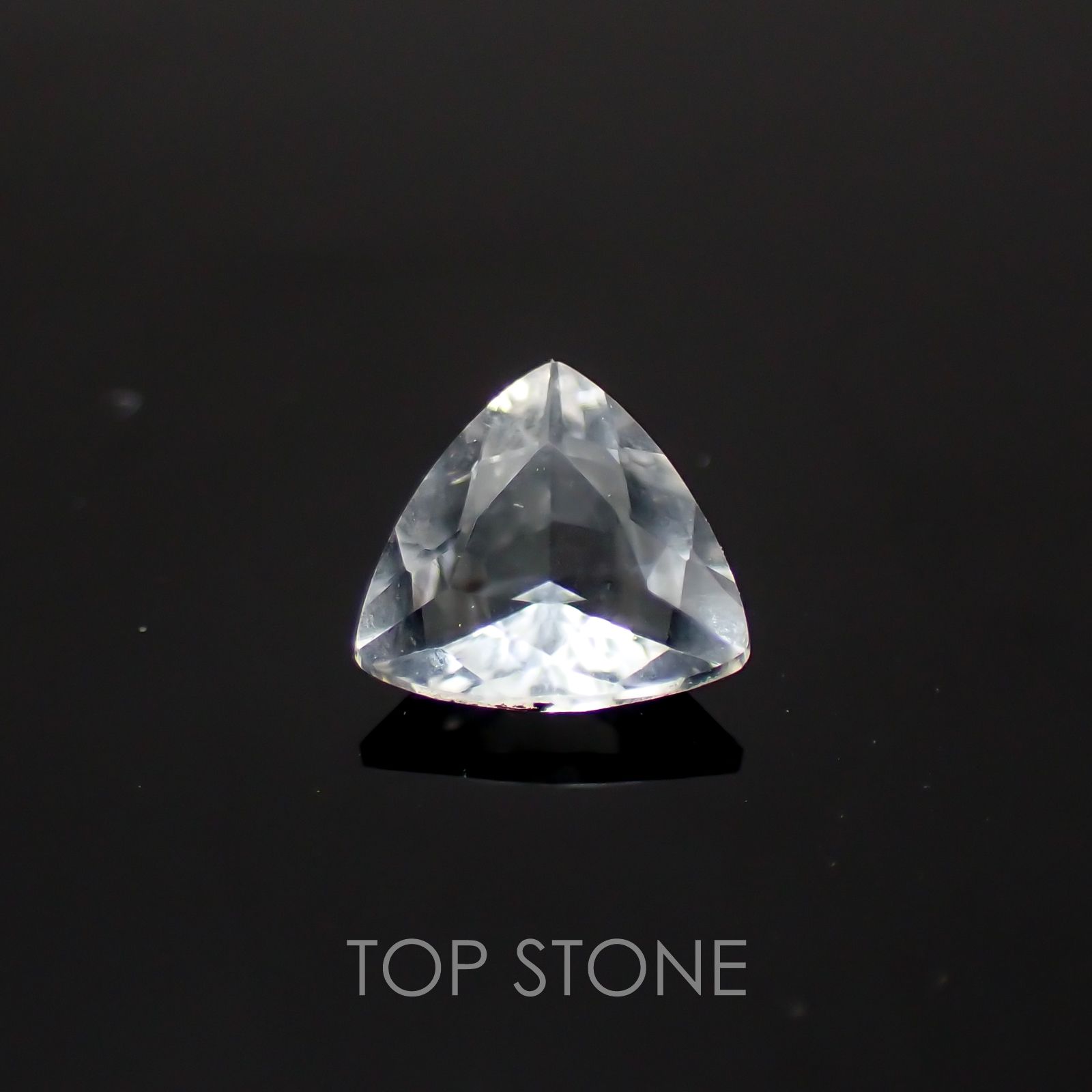 テネブレッセンススキャポライト アフガニスタン産 ルース 0.25ct[21029807]4.7×4.9mm前後