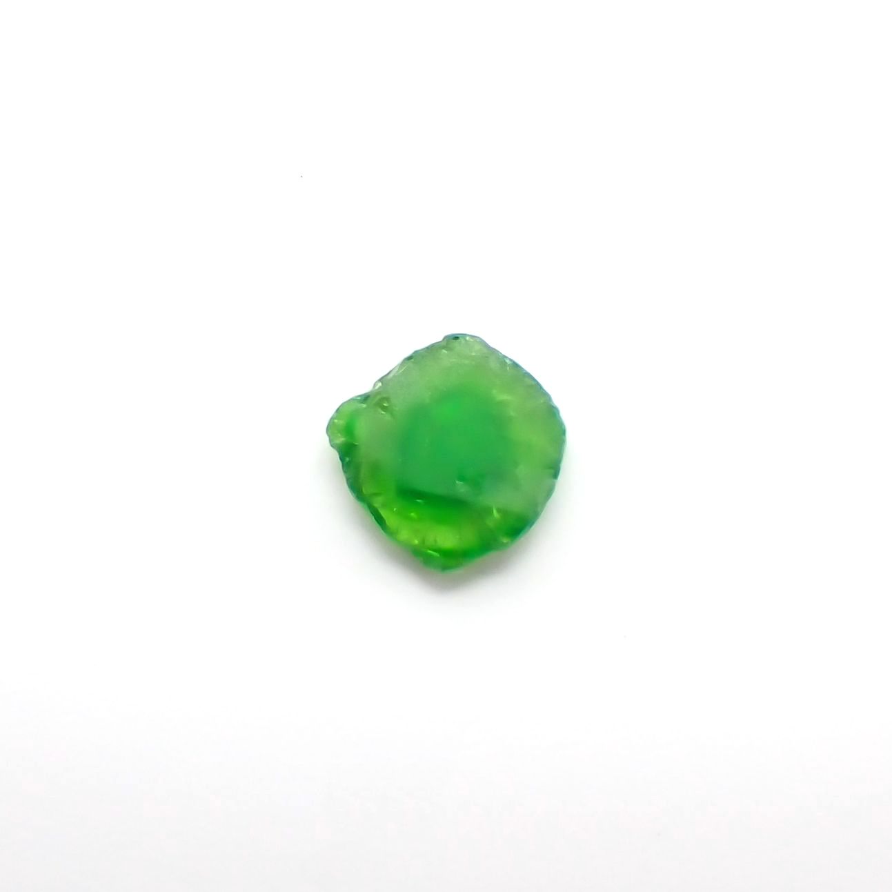 デマントイドガーネット 原石スライス(宝石名デマントイド・ガーネット) 0.20ct 識別済[210611214]3.9×3.9mm前後