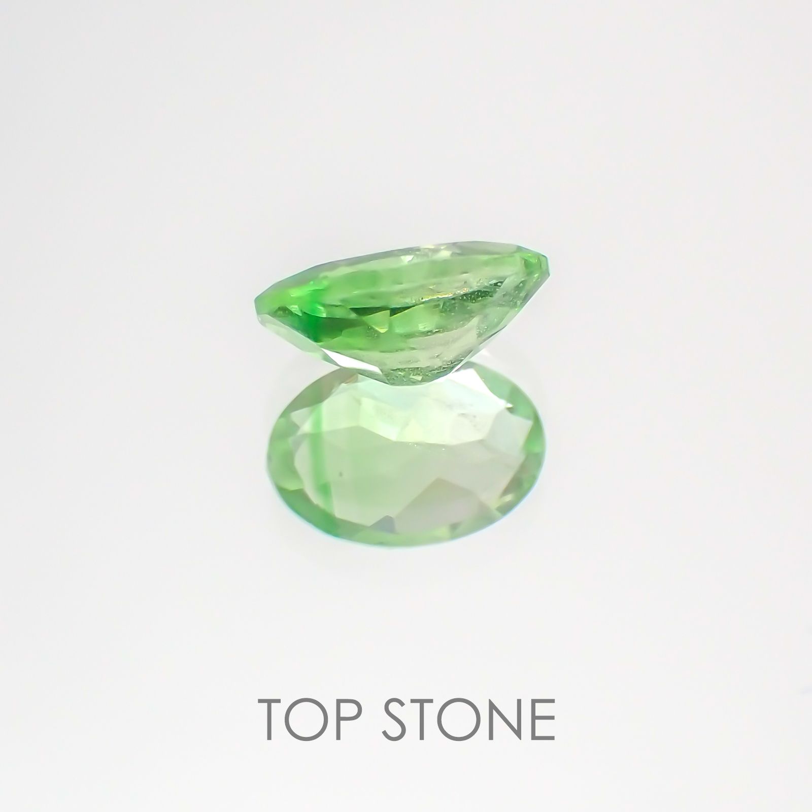 ミントガーネット タンザニア産 ルース 0.55ct[20117908]6.2×4.2mm前後