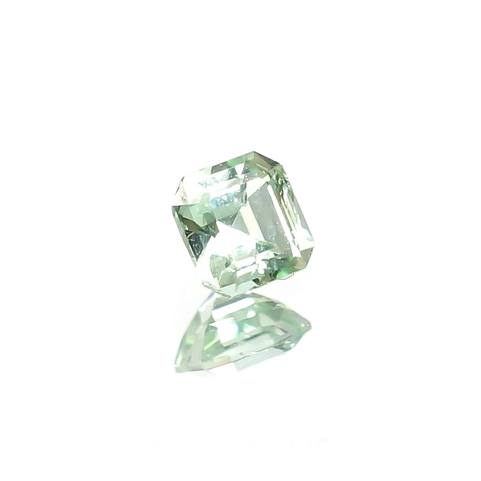 バナジウムコーネルピン(宝石名コーネルピン)タンザニア・タンガ州産 識別済 0.26ct / 3.5x3.5mm前後 [220115624]