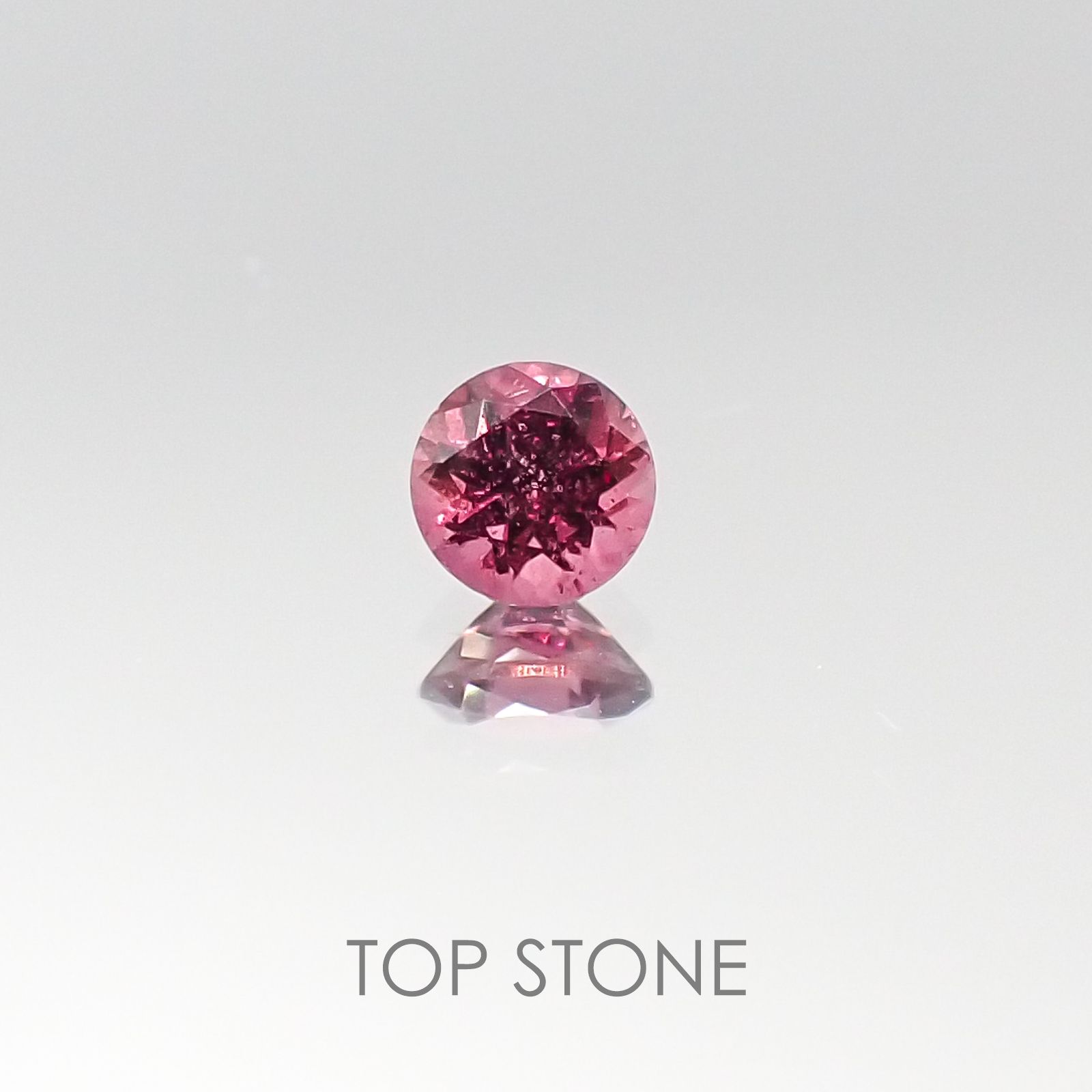 マラヤガーネット タンザニア産 ルース 0.22ct[20095333]3.5×3.5mm前後