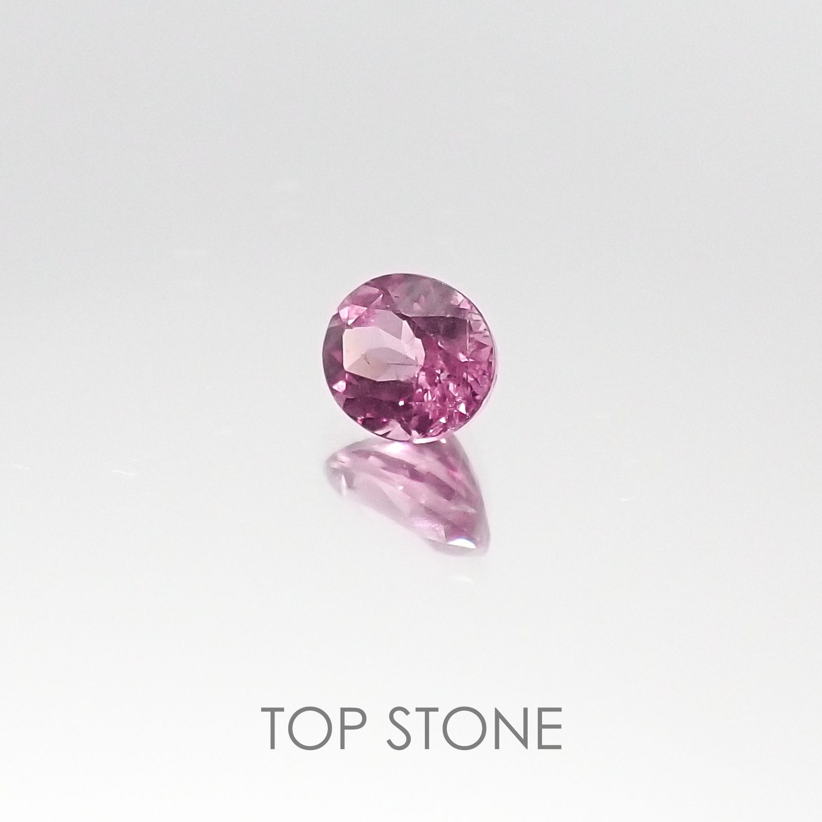 カラーチェンジマラヤガーネット (パイロープ/スペサタイト) タンザニア産 ルース 0.39ct[20095132]4.6×3.7mm前後
