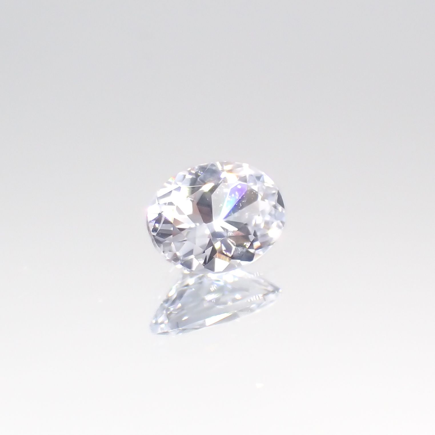 アイスブルーサファイア(宝石名サファイア)スリランカ/マダガスカル産 0.37ct 識別済[230421397]5x3.8mm前後