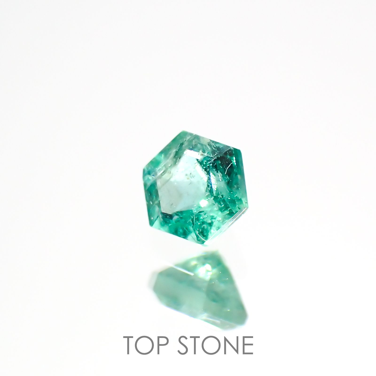 ◇ヘキサゴンカット◇エメラルド(宝石名エメラルド)ザンビア産 0.12ct 識別済[220115195]2.9x2.9mm前後